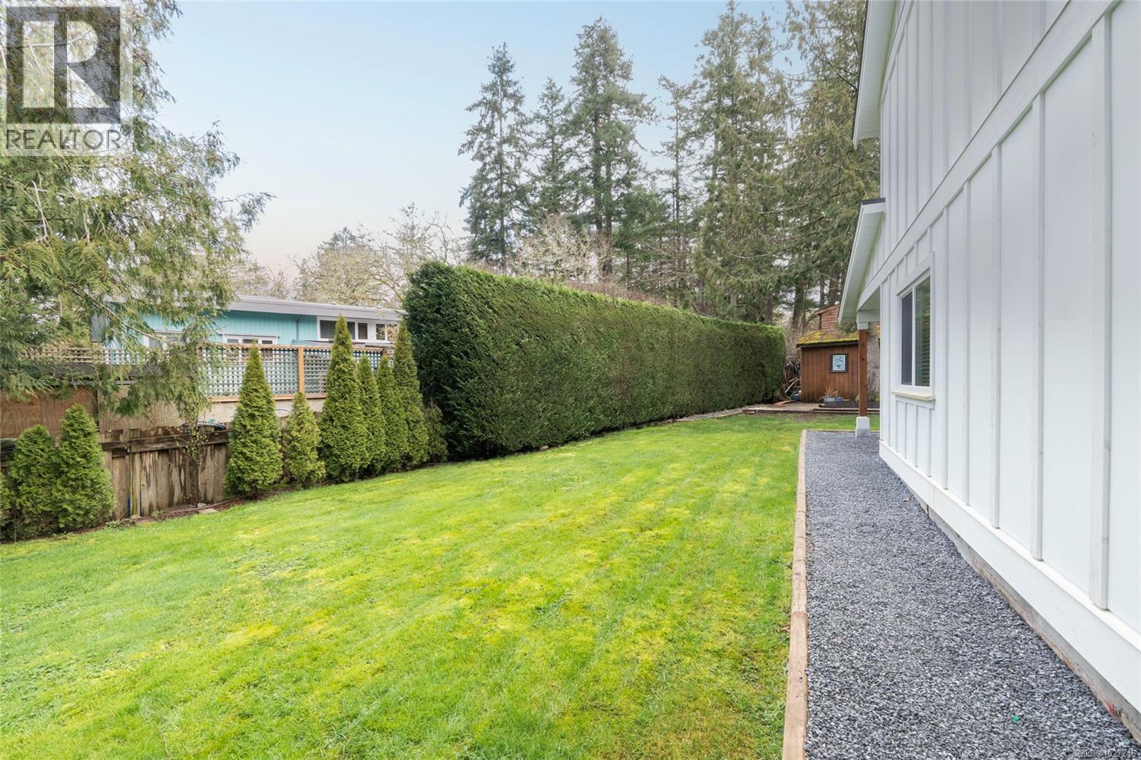 1018 Elstree Close, Central Saanich