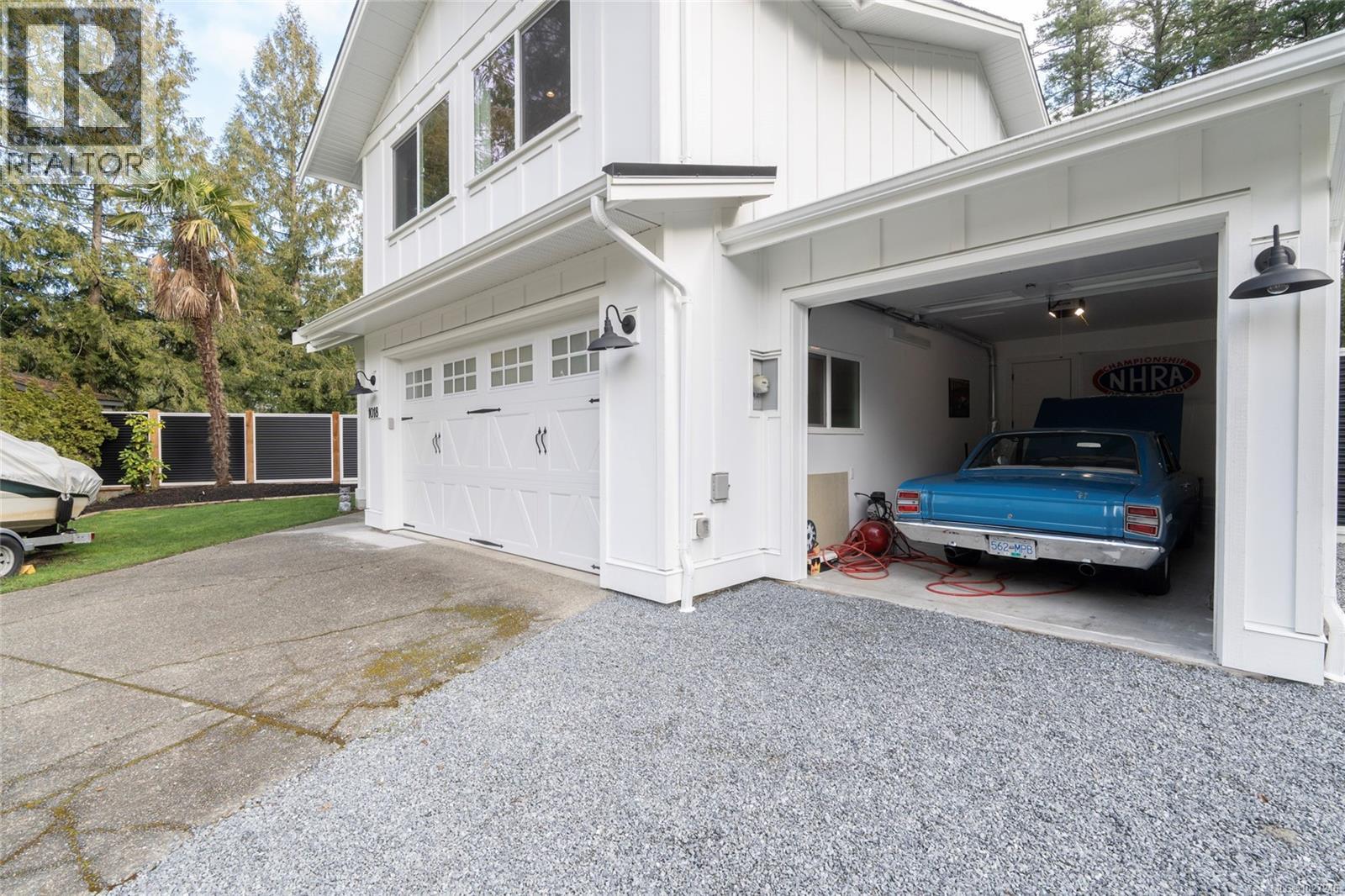 1018 Elstree Close, Central Saanich