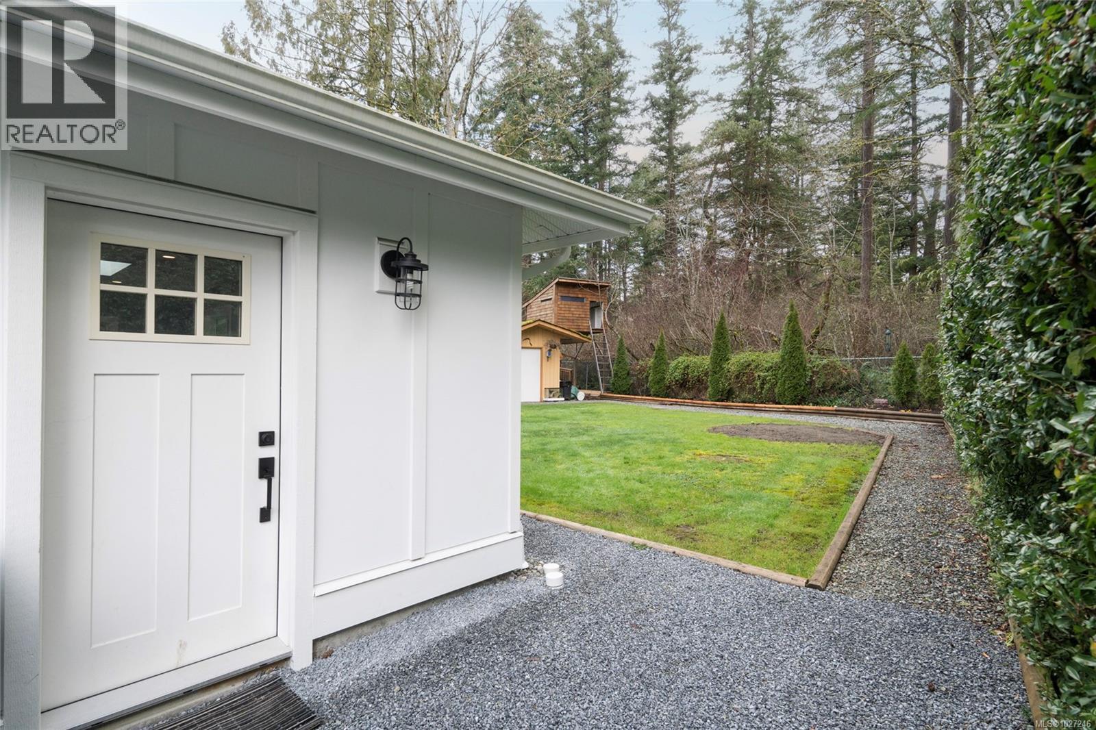 1018 Elstree Close, Central Saanich