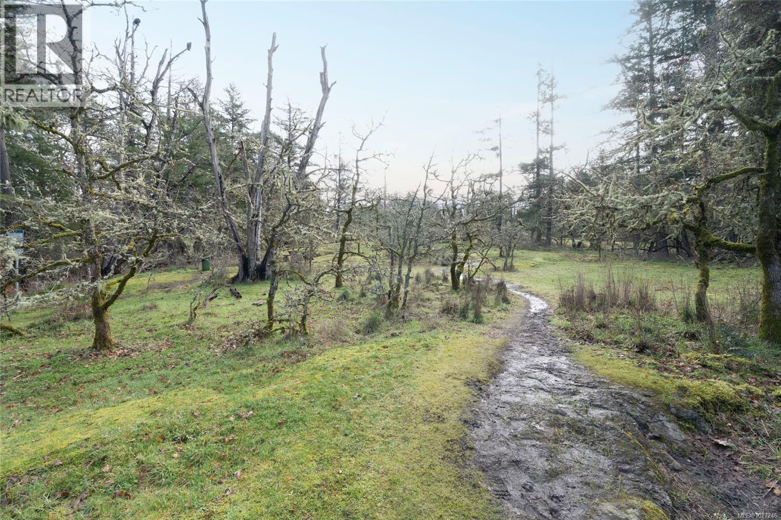 1018 Elstree Close, Central Saanich