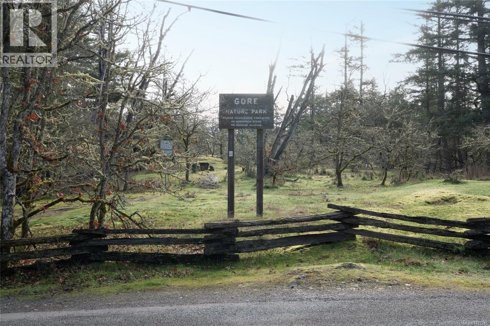 1018 Elstree Close, Central Saanich