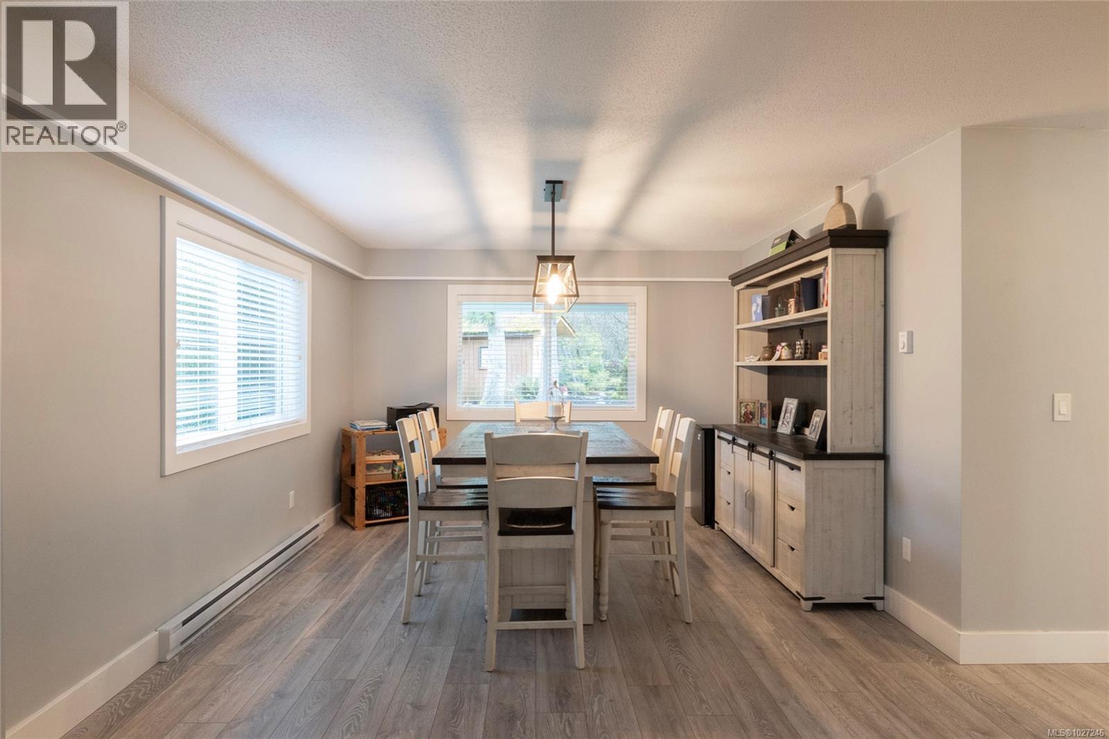 1018 Elstree Close, Central Saanich