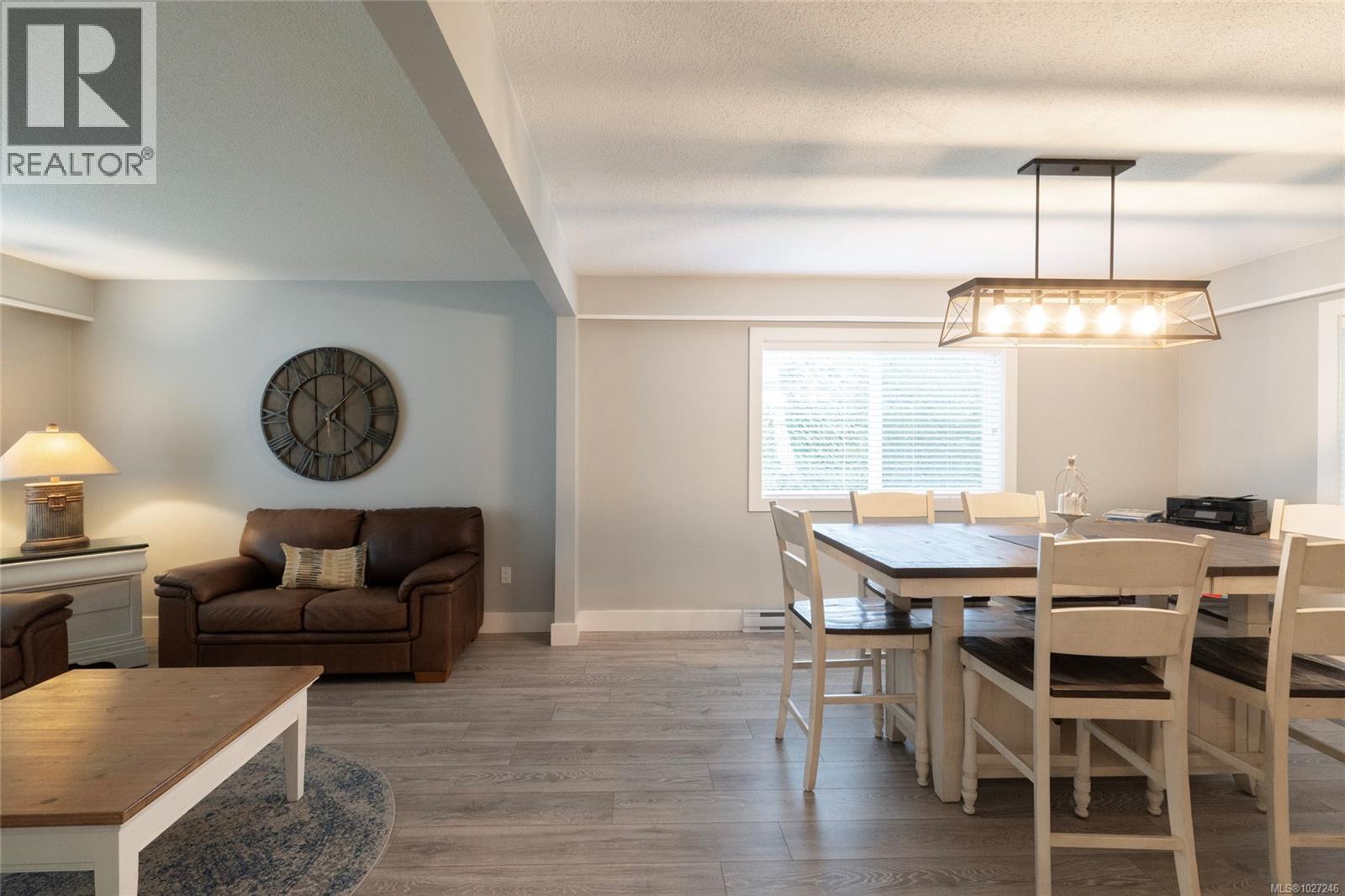 1018 Elstree Close, Central Saanich