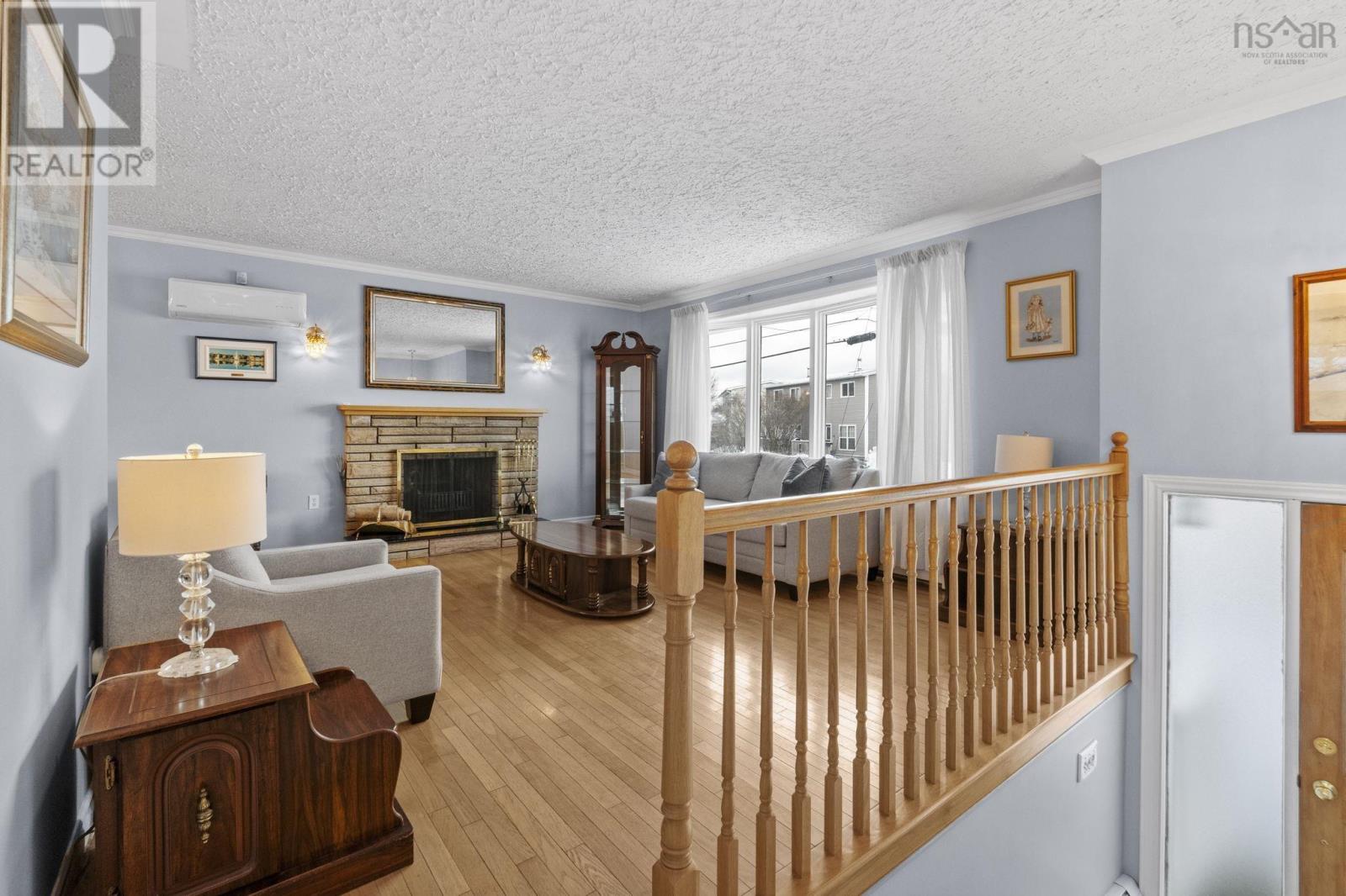 Property 6 of 49 of 85 Amaranth Crescent