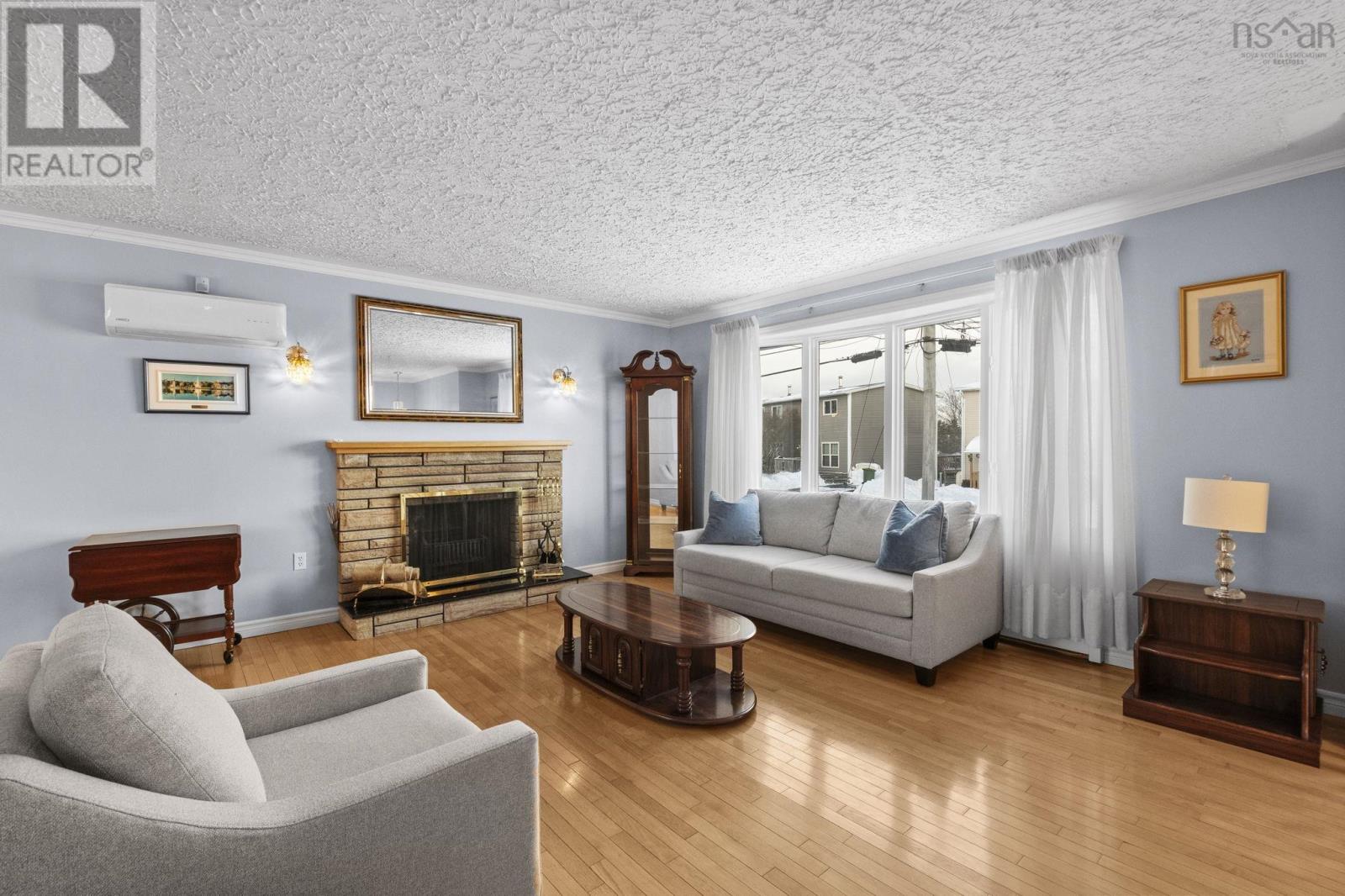 Property 7 of 49 of 85 Amaranth Crescent