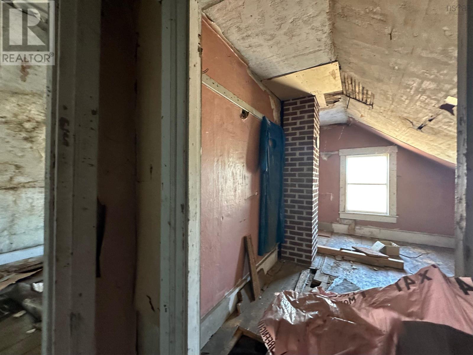 Property 28 of 49 of 11 Kirk Street