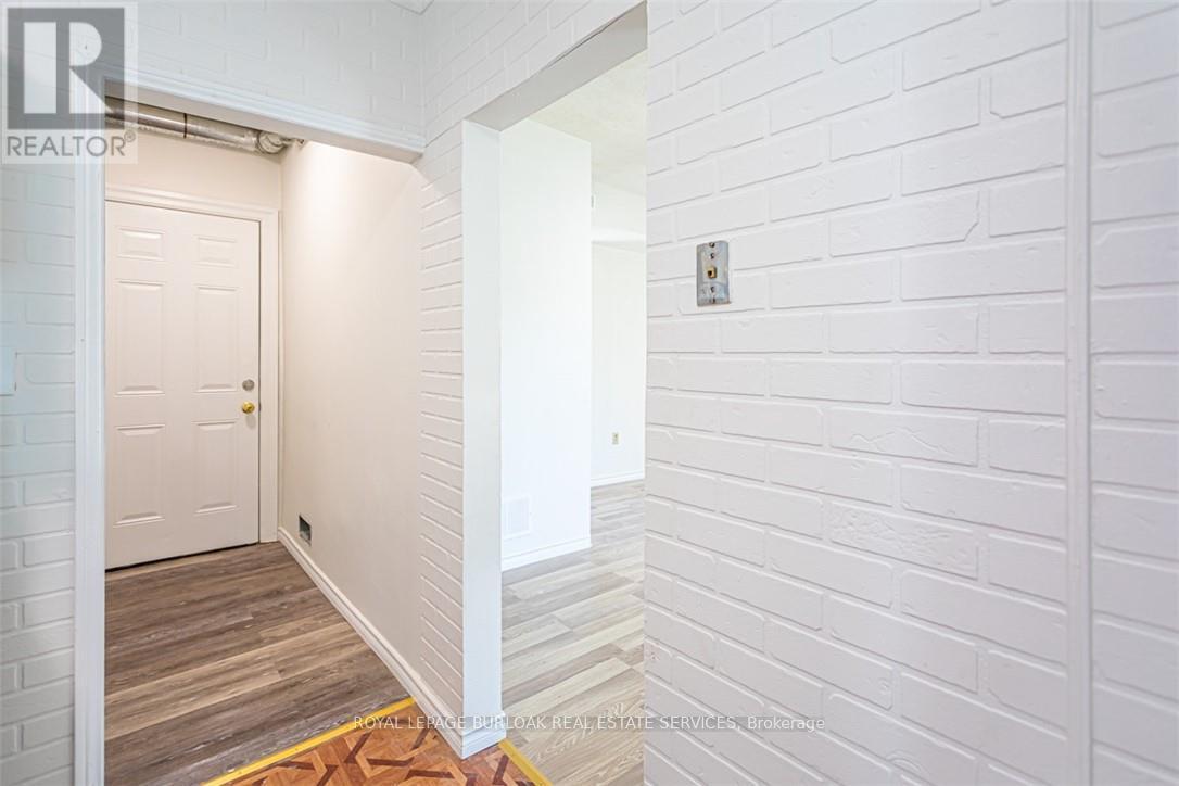 2712 UPPER JAMES STREET - 26
