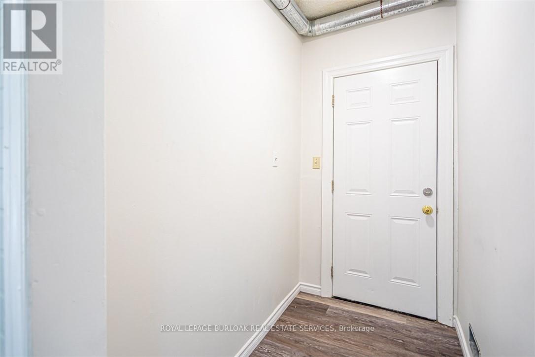 2712 UPPER JAMES STREET - 27