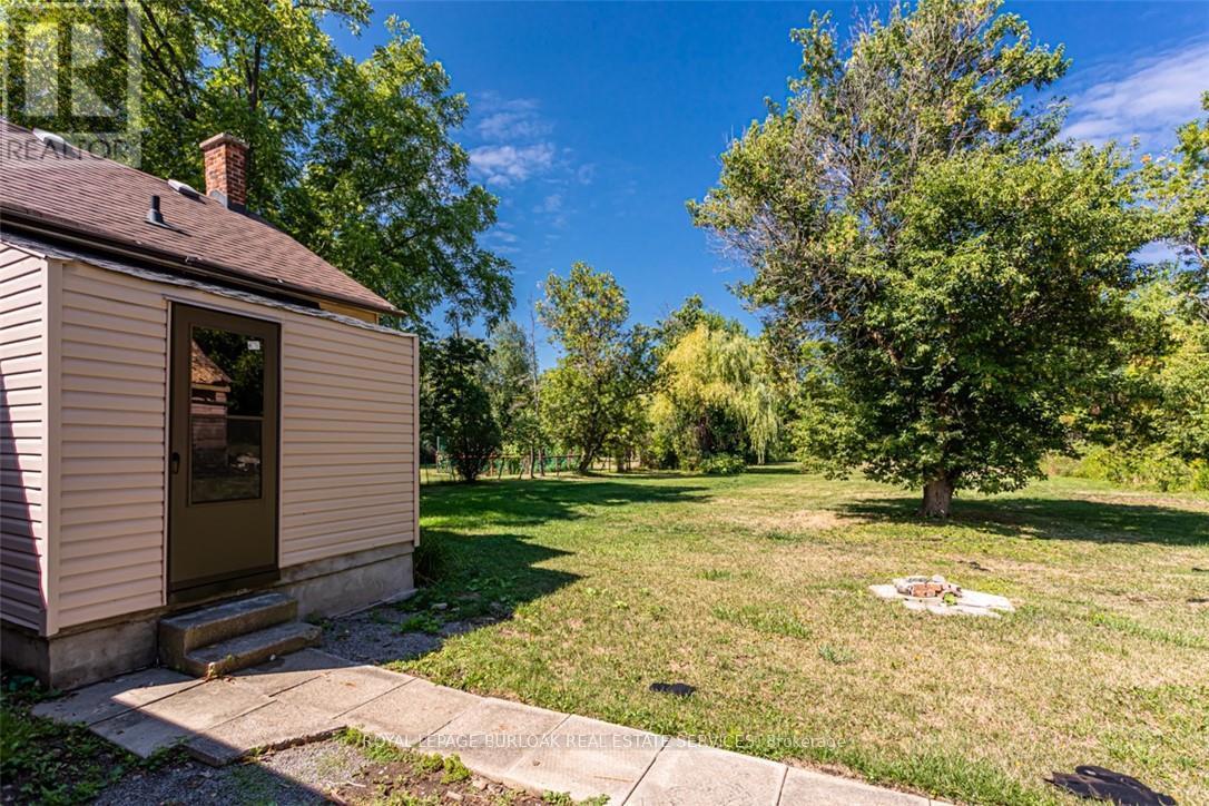 2712 UPPER JAMES STREET - 34