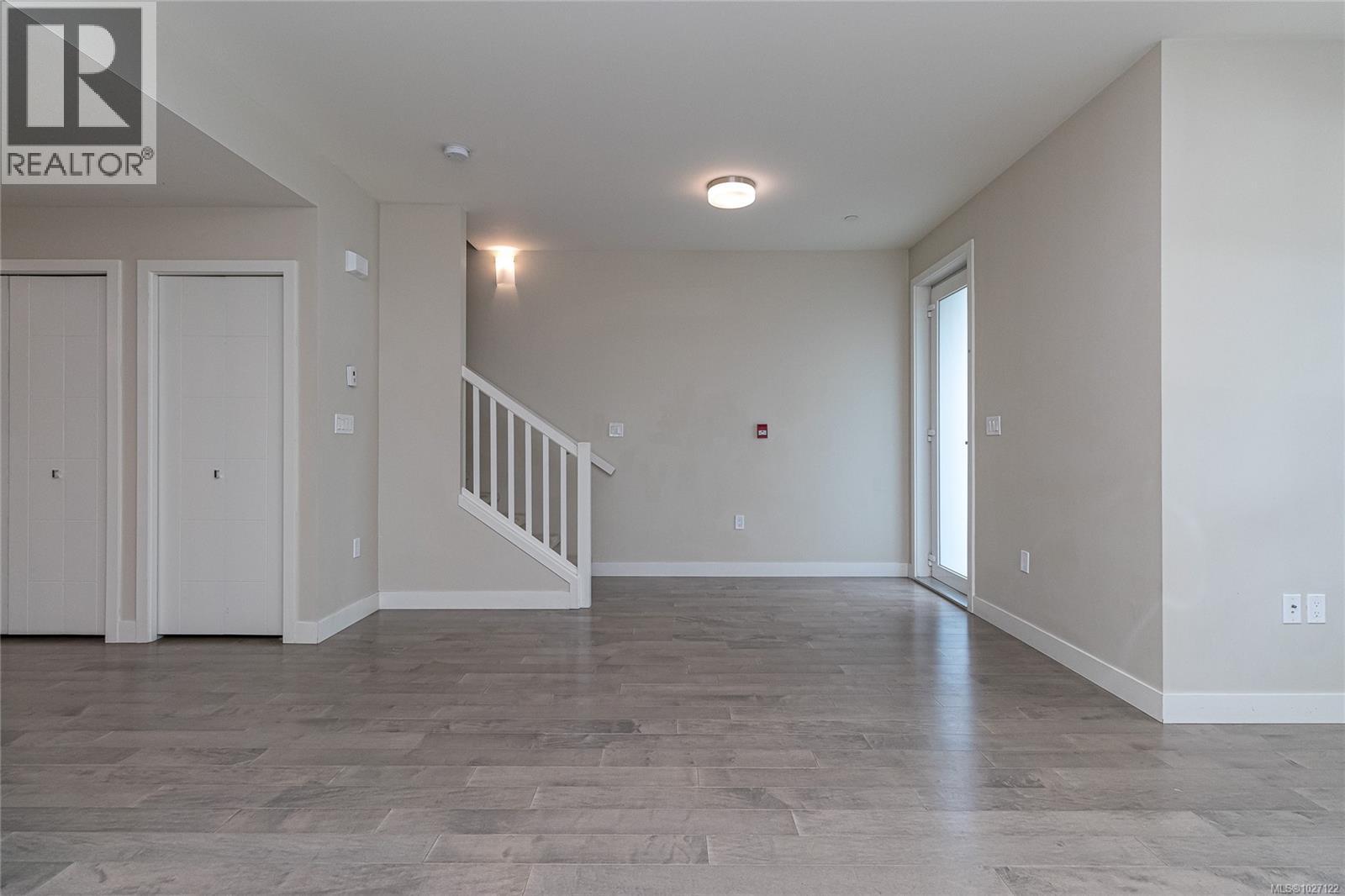 #102 4000 SHELBOURNE ST - 20