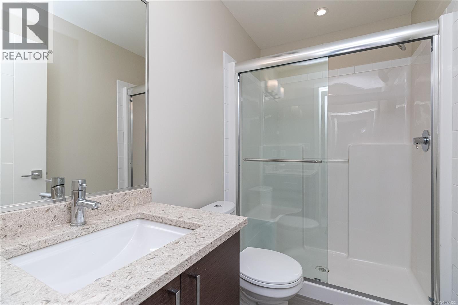 #102 4000 SHELBOURNE ST - 33