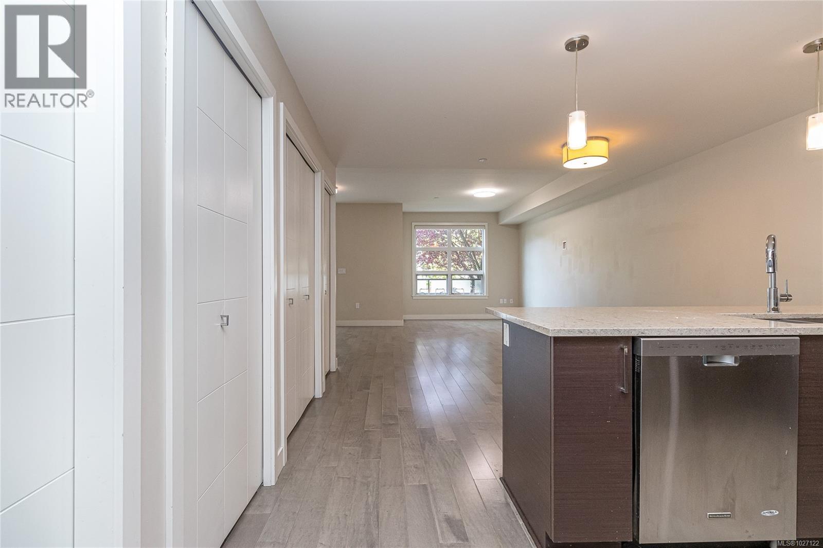 #102 4000 SHELBOURNE ST - 16