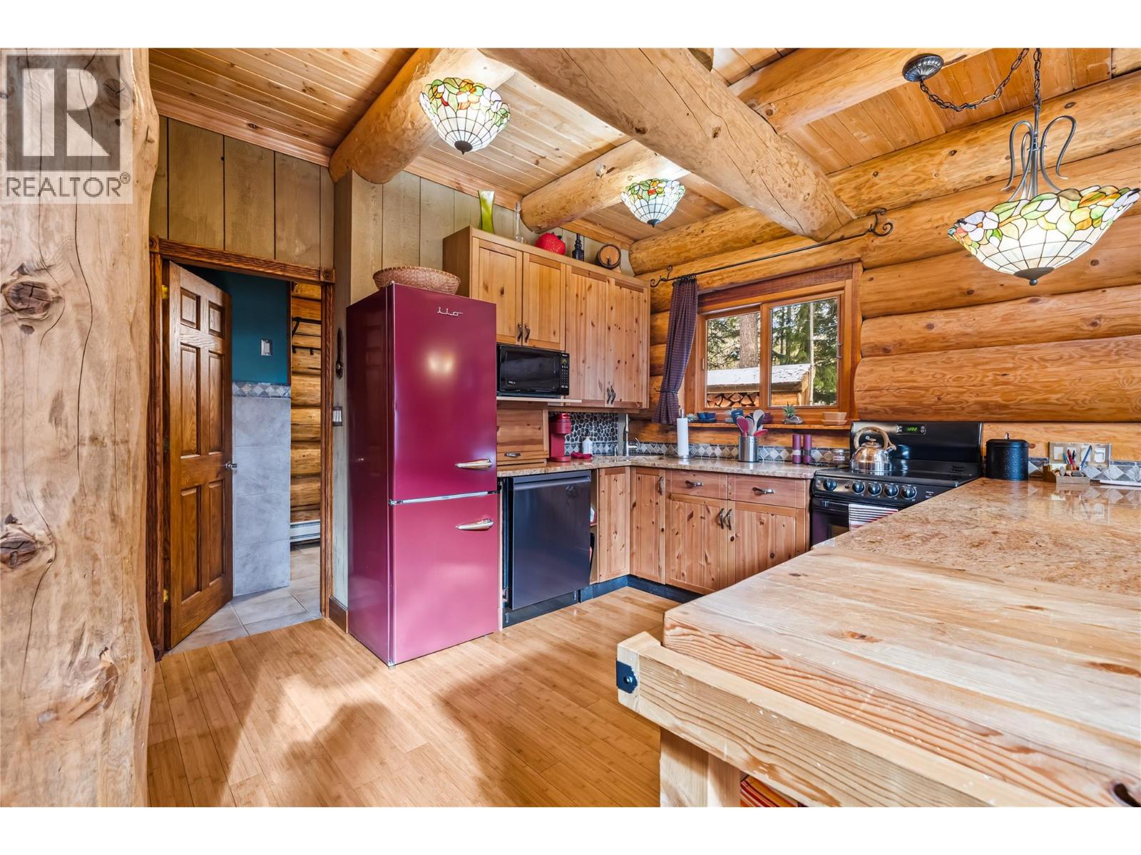 16320 BOWE Road, Crawford Bay