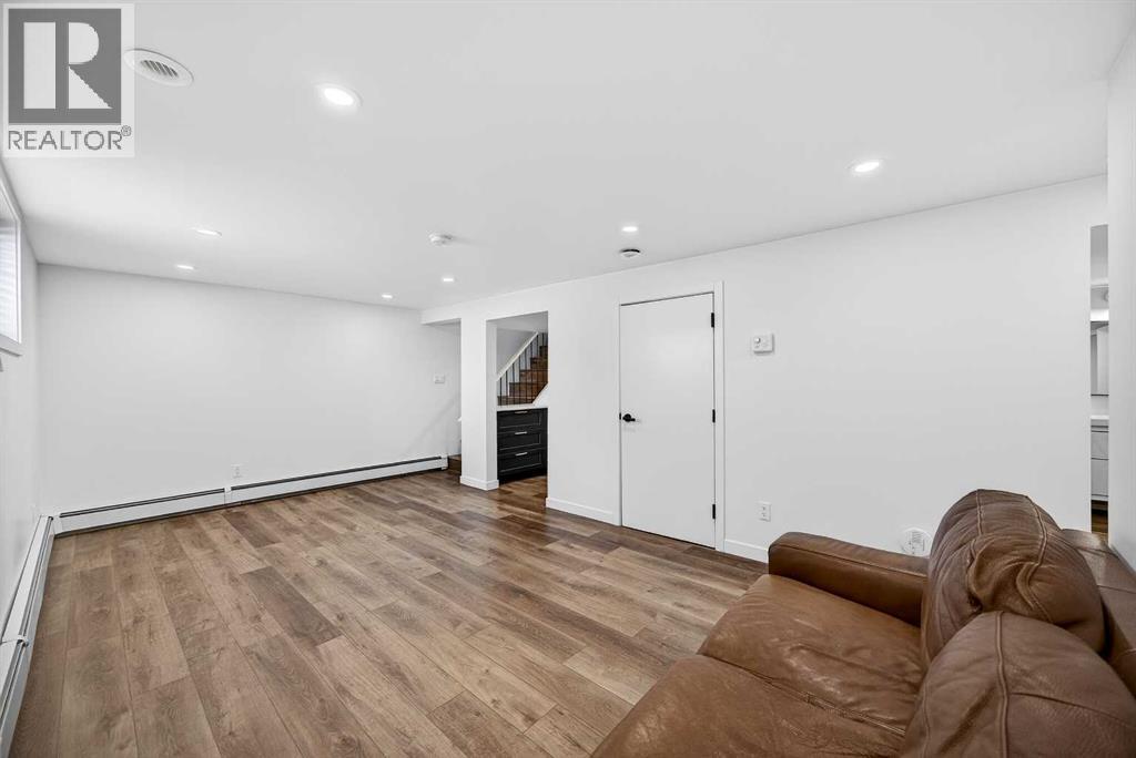 
          23 Beaupre Crescent Northwest
            <br/>
            <span>Calgary</span>
            , 
            <span>AB</span>
             <span>T3B2S9</span>
         - Photo 17