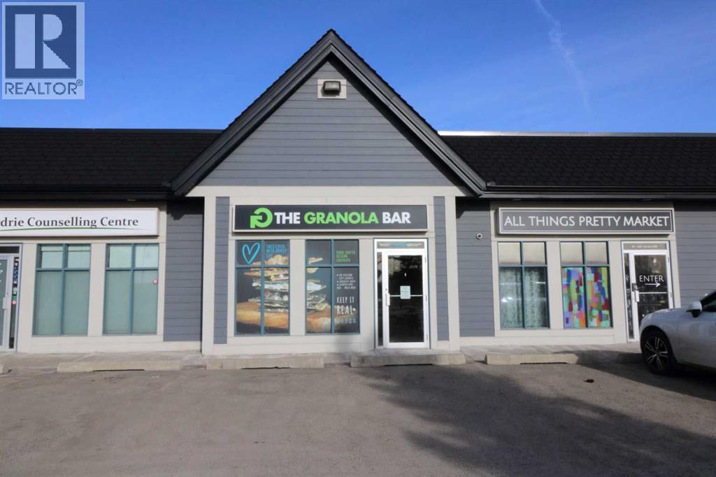 6, 620 1 Avenue NW - Photo 2 of 11, Airdrie, Alberta