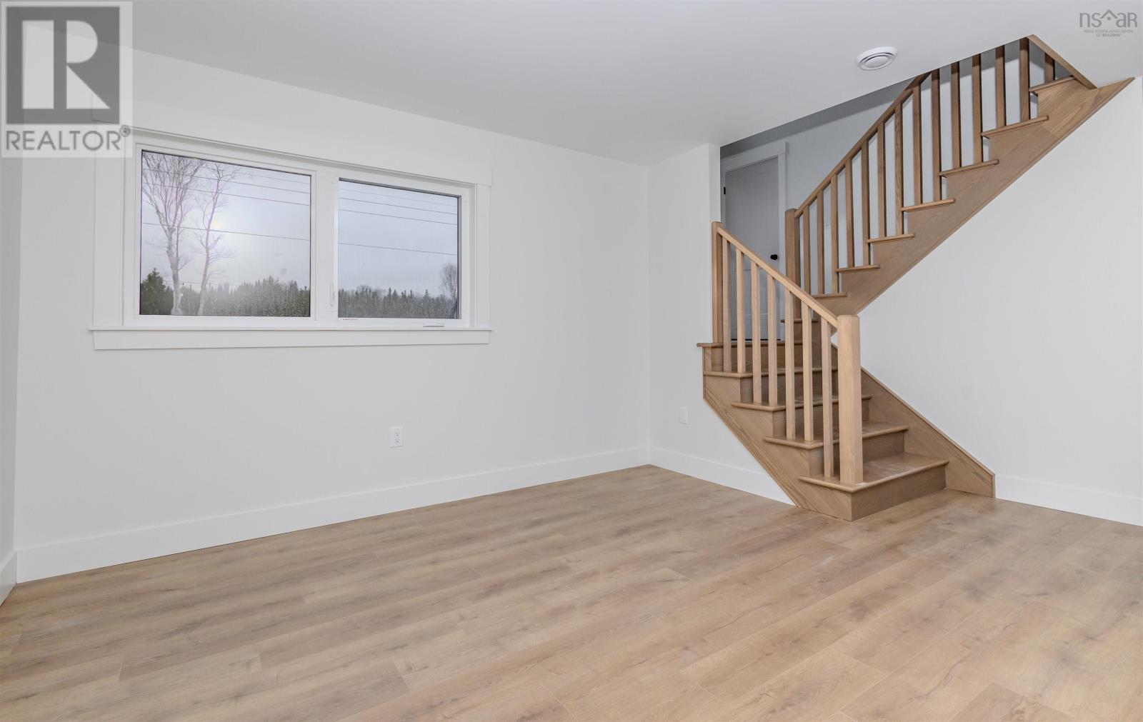 Property 25 of 30 of 43 Emerson Drive