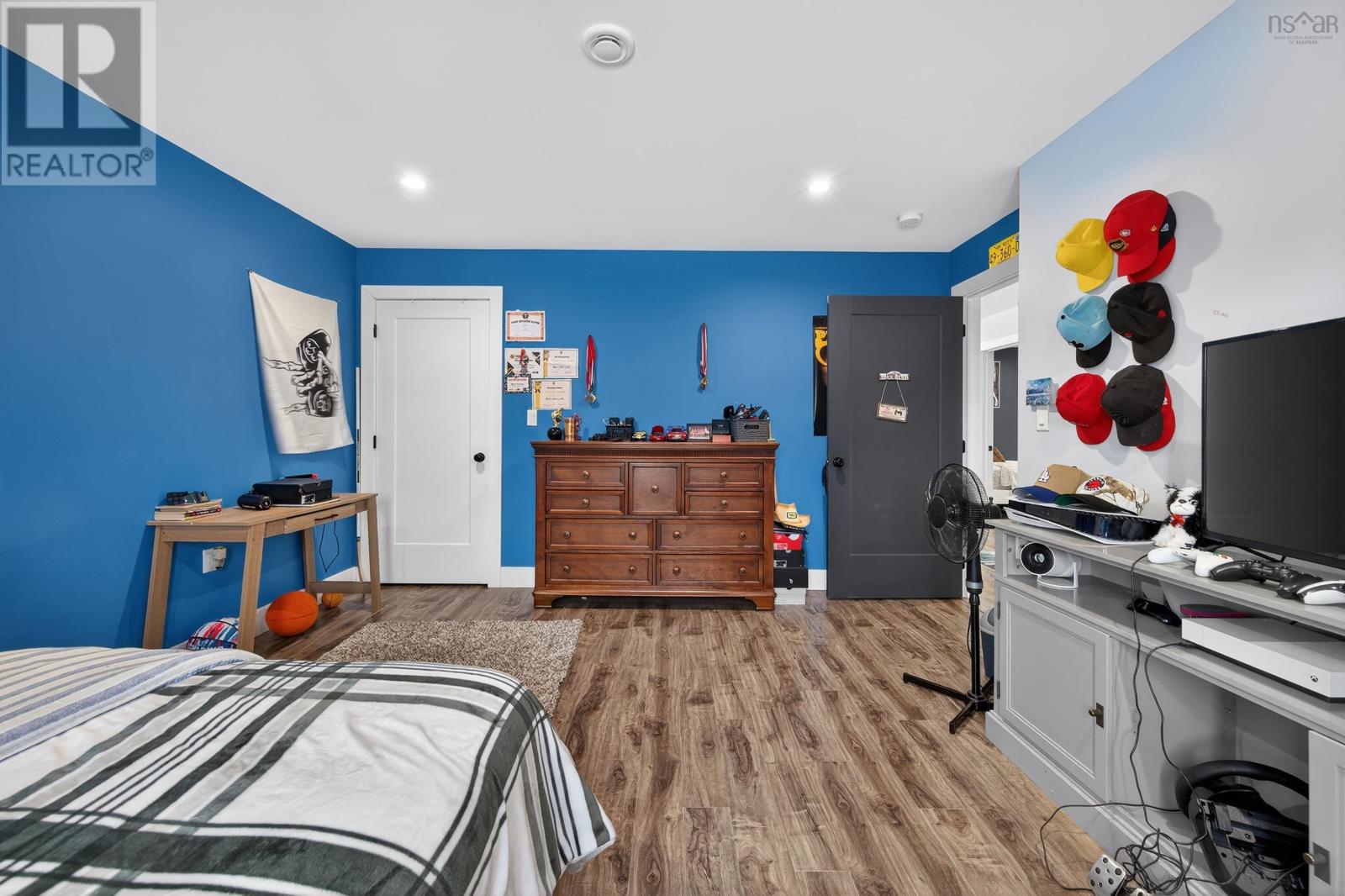 Property 37 of 50 of 940 Hills Road