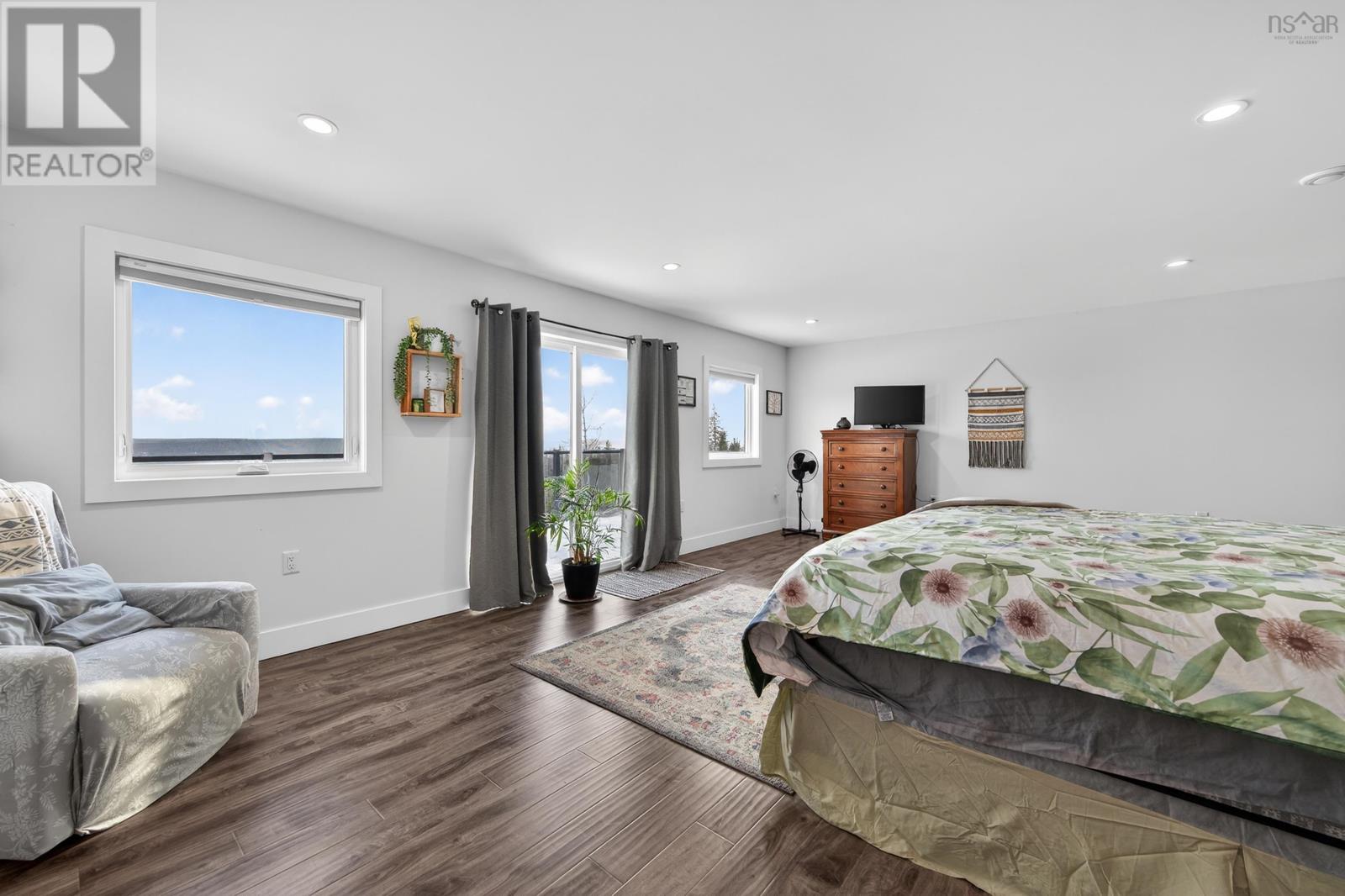 Property 41 of 50 of 940 Hills Road