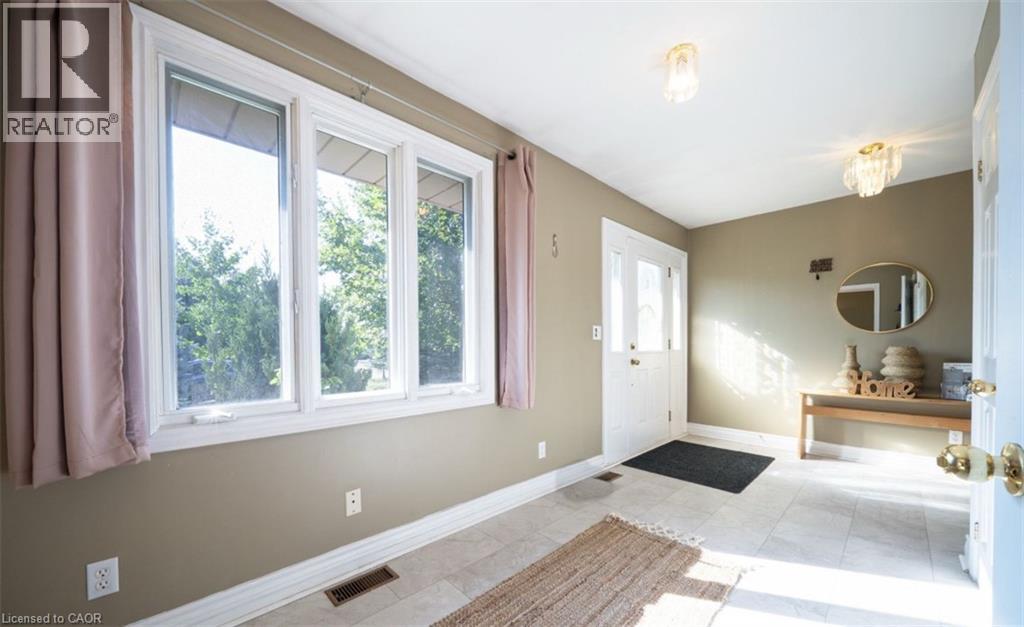 385 MOUNT PLEASANT ROAD - 4