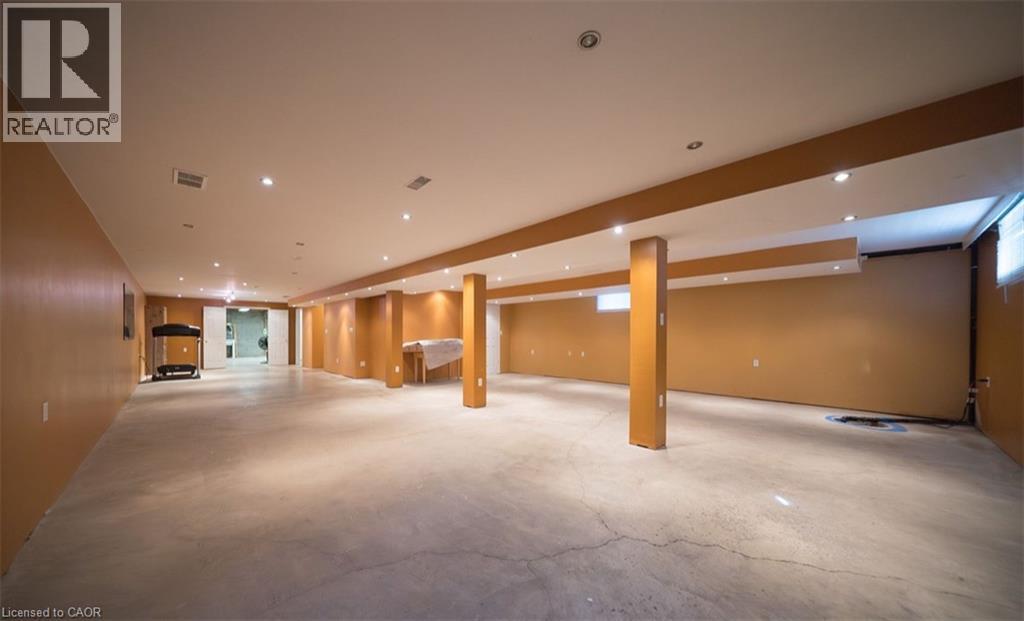 385 MOUNT PLEASANT ROAD - 20
