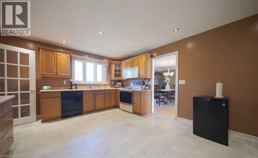 385 MOUNT PLEASANT ROAD - 6