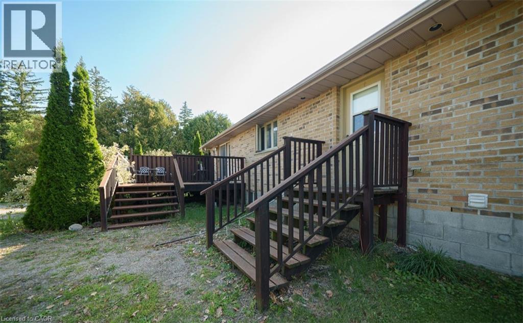 385 MOUNT PLEASANT ROAD - 22