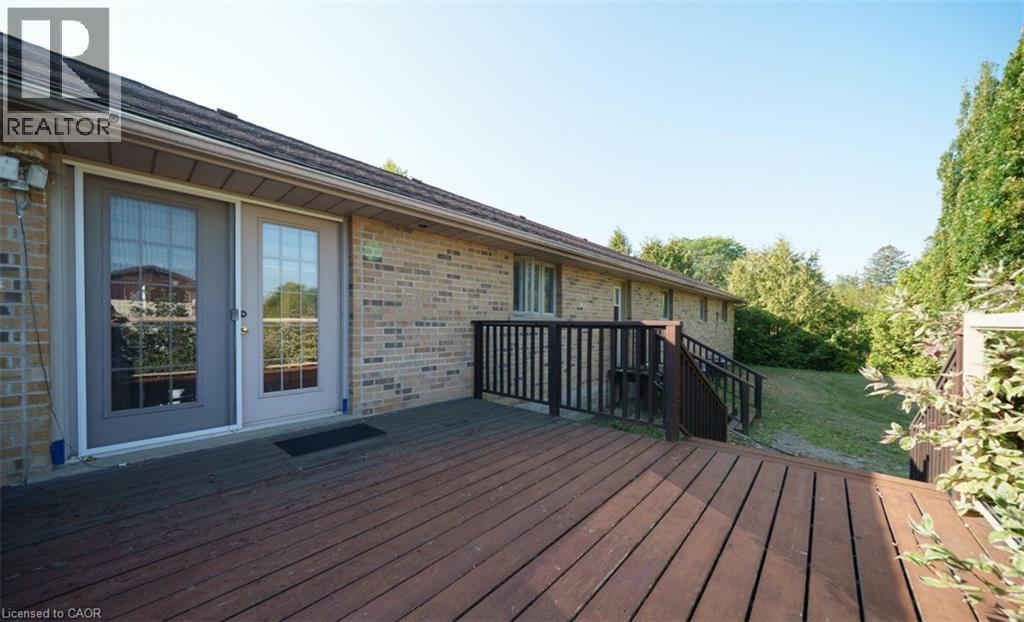 385 MOUNT PLEASANT ROAD - 23