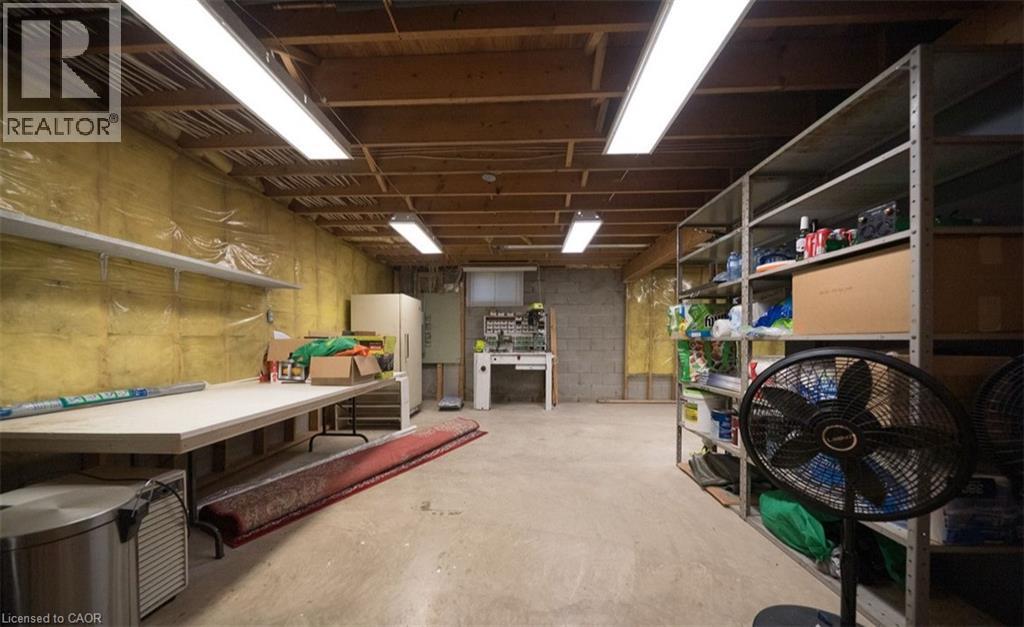 385 MOUNT PLEASANT ROAD - 33