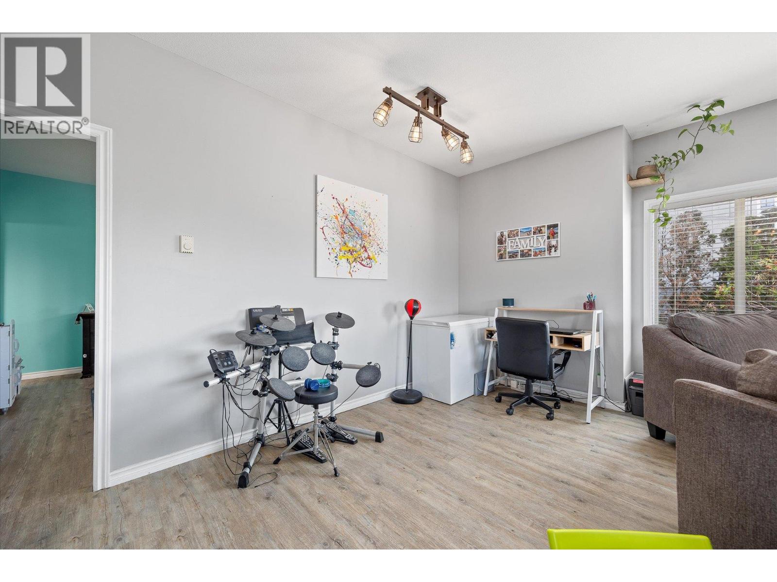 204 1125 Bernard Avenue, Kelowna