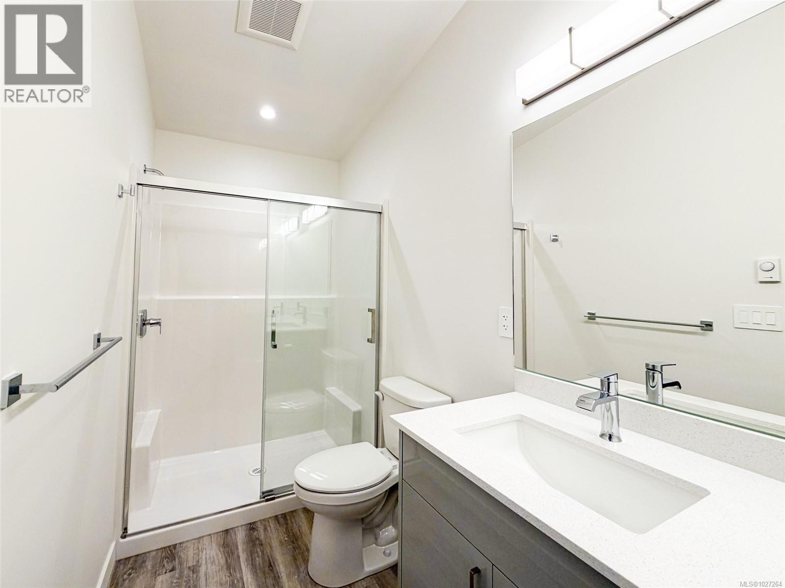 #18 3025 Royston Rd - 18