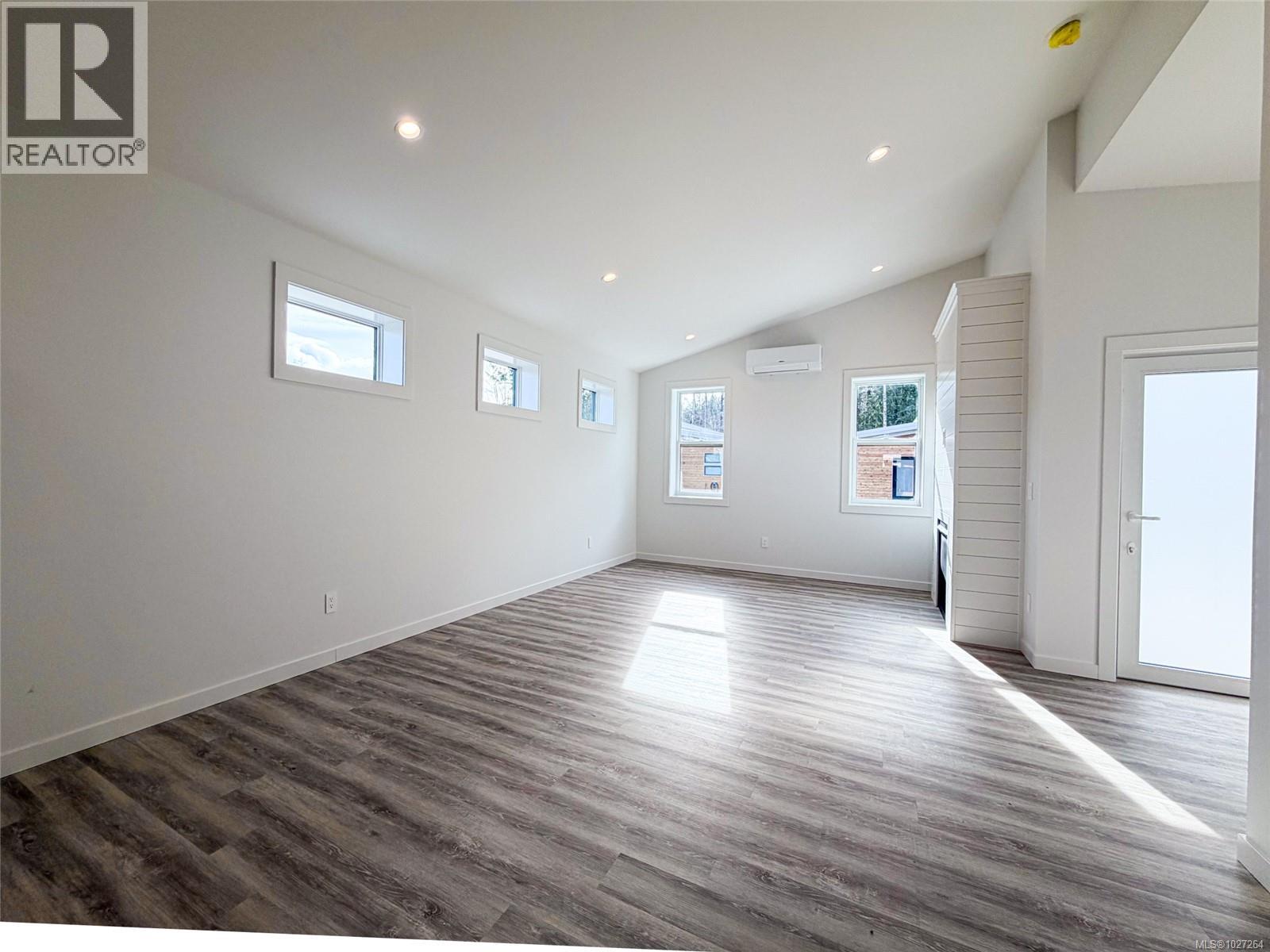 #18 3025 ROYSTON RD - 19