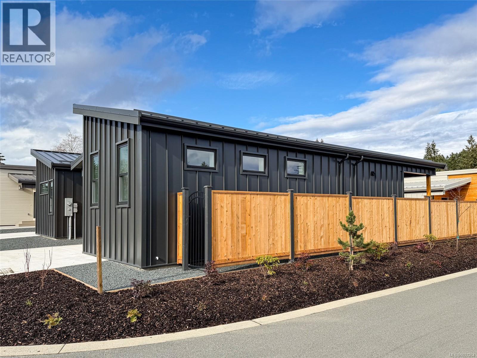 #18 3025 Royston Rd - 21