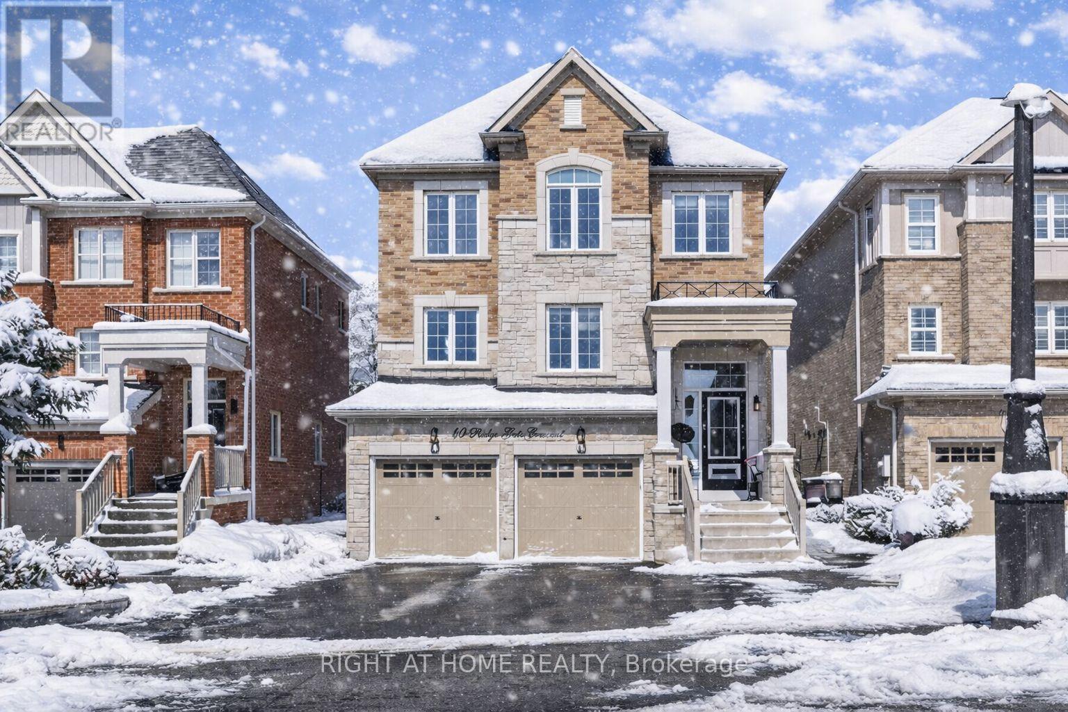 40 RIDGE GATE CRESCENT