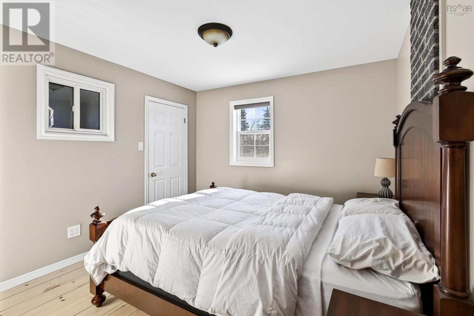 Property 17 of 49 of 168 Highway 307