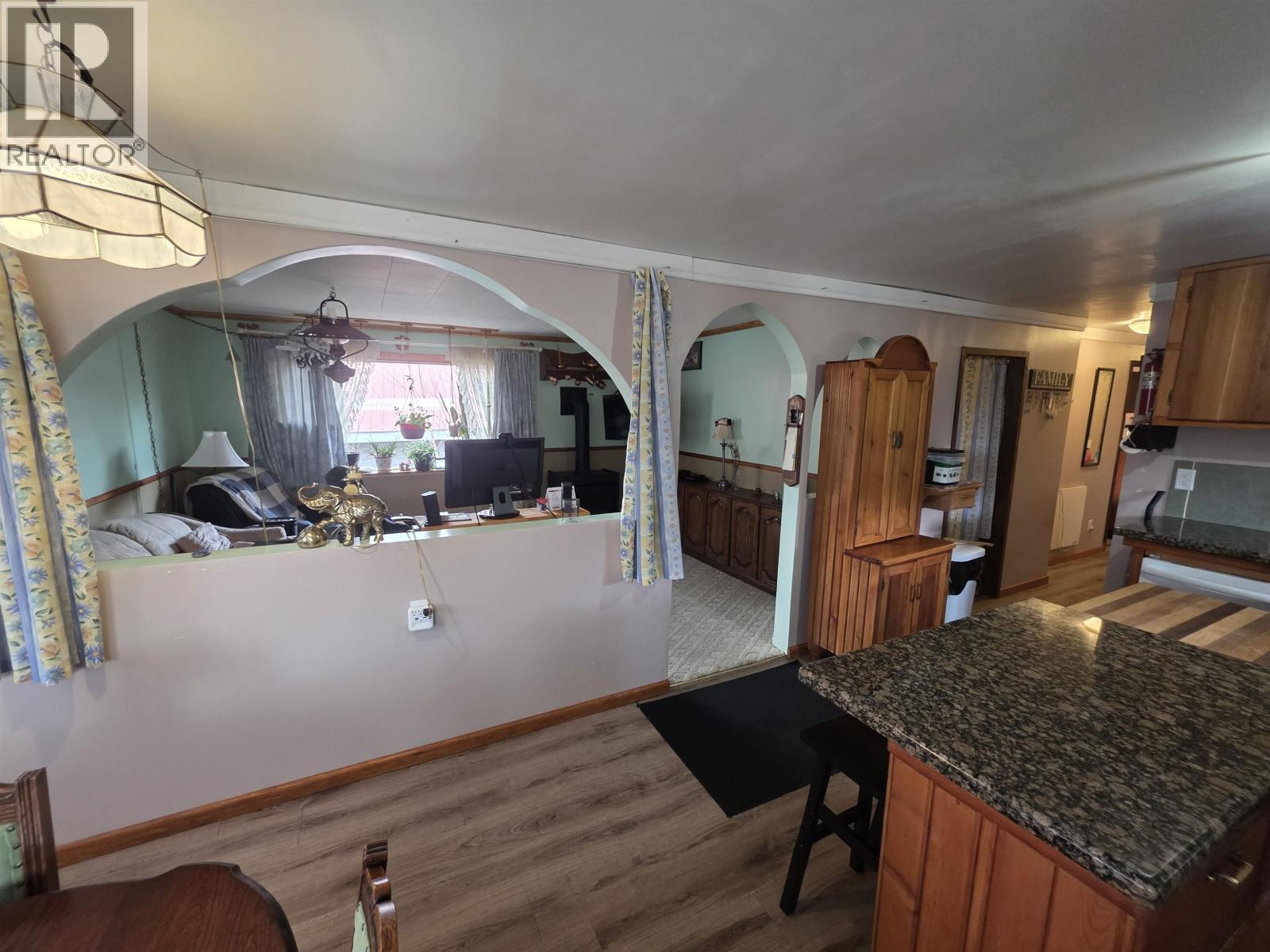 3987 WALKER Street, Terrace