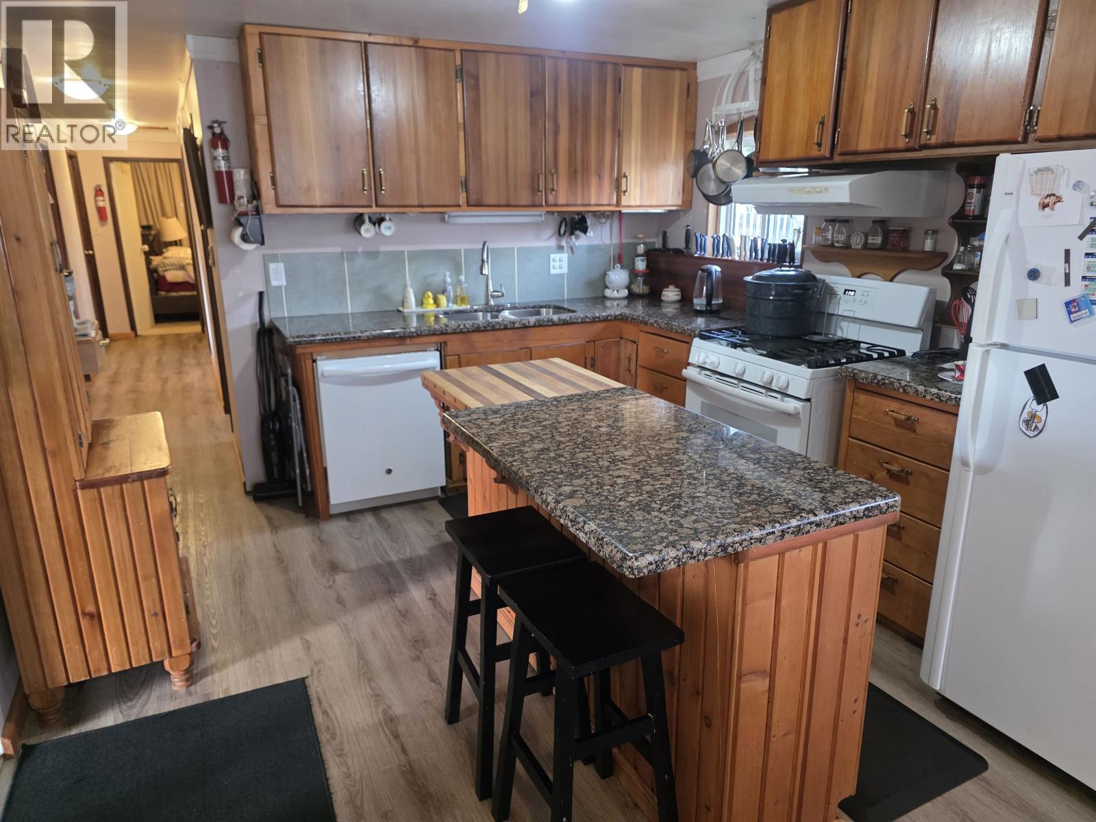 3987 WALKER STREET - 4