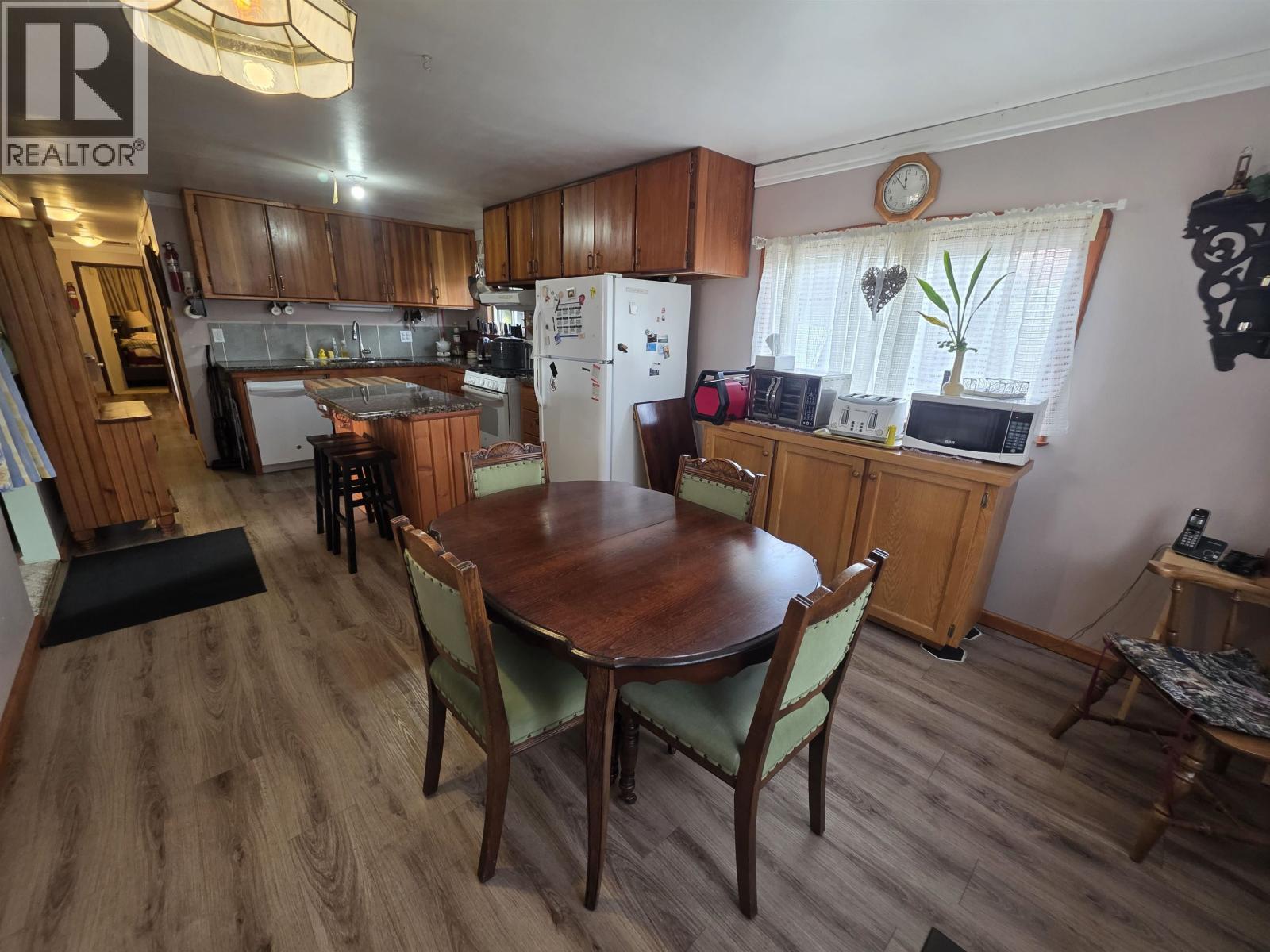 3987 WALKER Street, Terrace