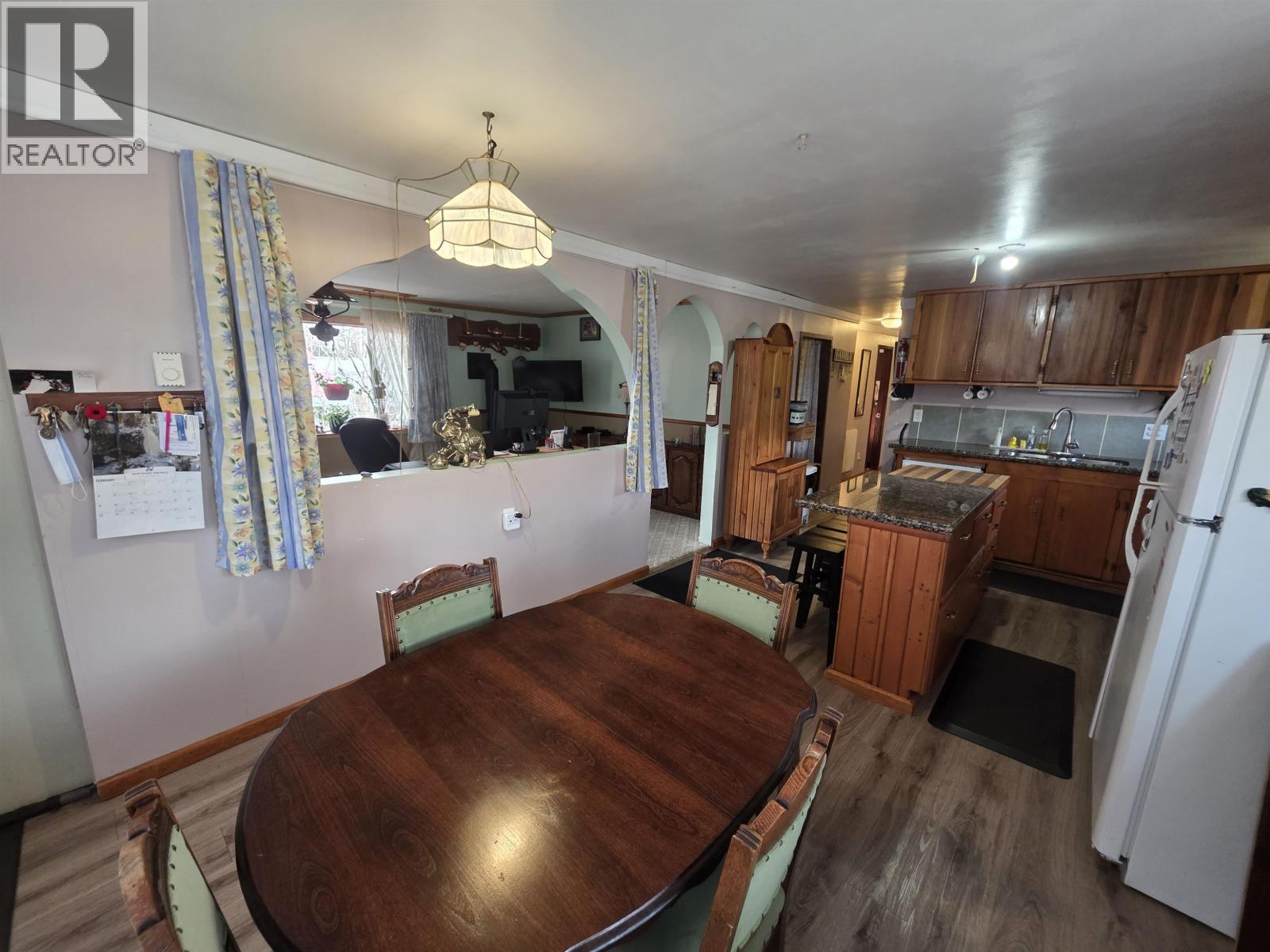 3987 WALKER Street, Terrace