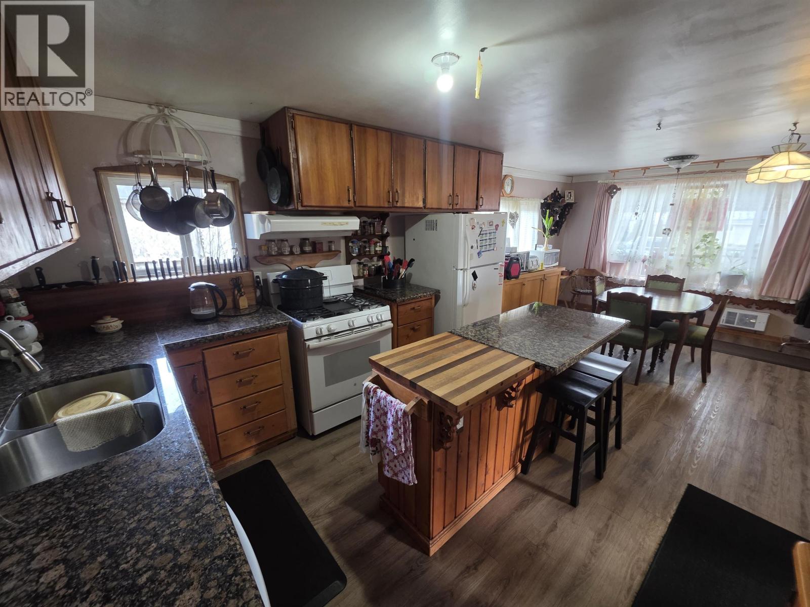 3987 WALKER STREET - 3