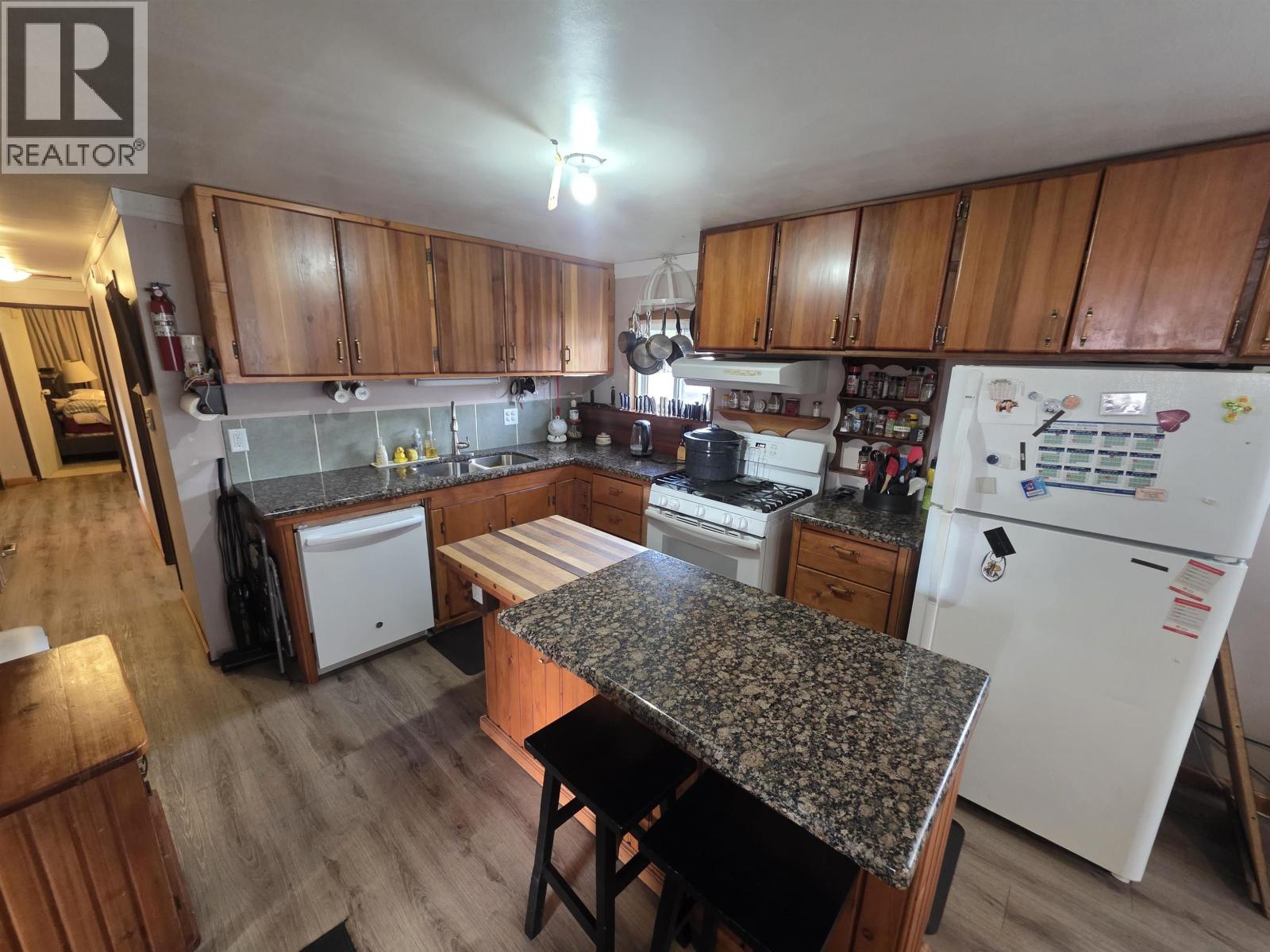 3987 WALKER STREET - 5