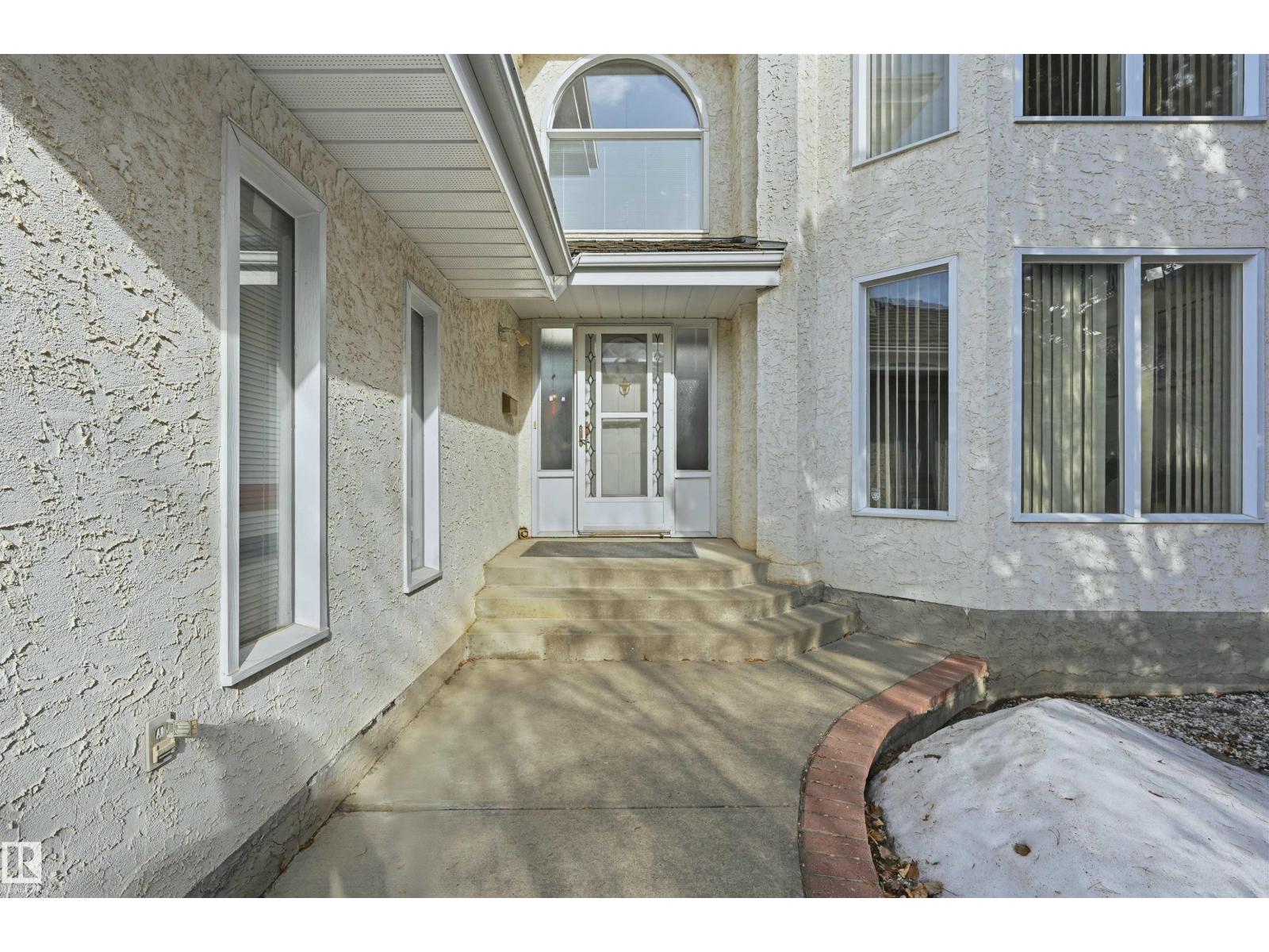 27 CORMACK CR NW - Photo 4 of 71, Edmonton, Alberta