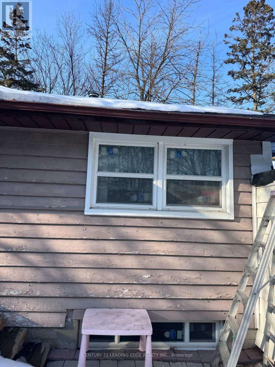 150 DONCASTER AVENUE - 3