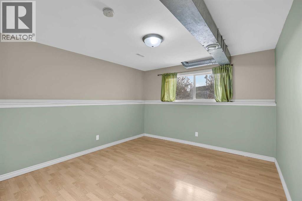 Single Family House Bi-level for Sale in  Applebrook Circle SE Applewood Park Calgary 