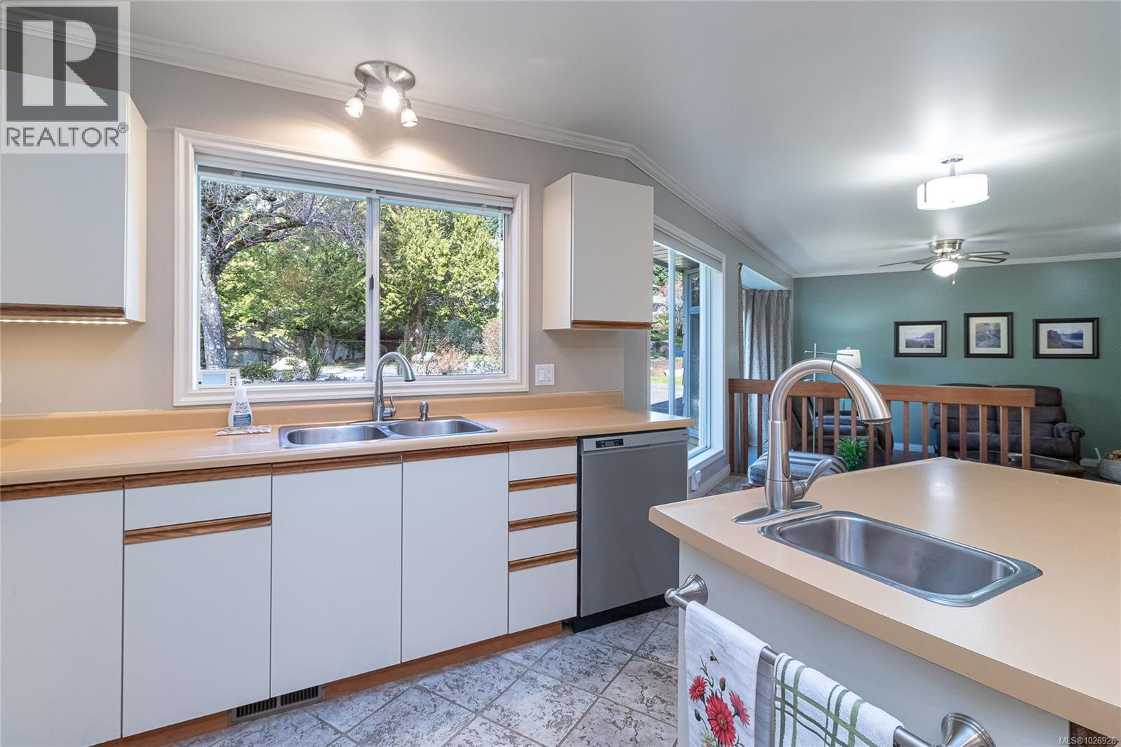 1751 Spieden Pl, North Saanich