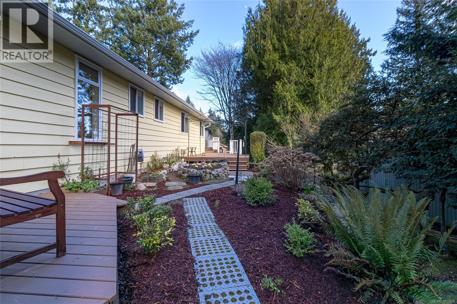 1751 Spieden Pl, North Saanich