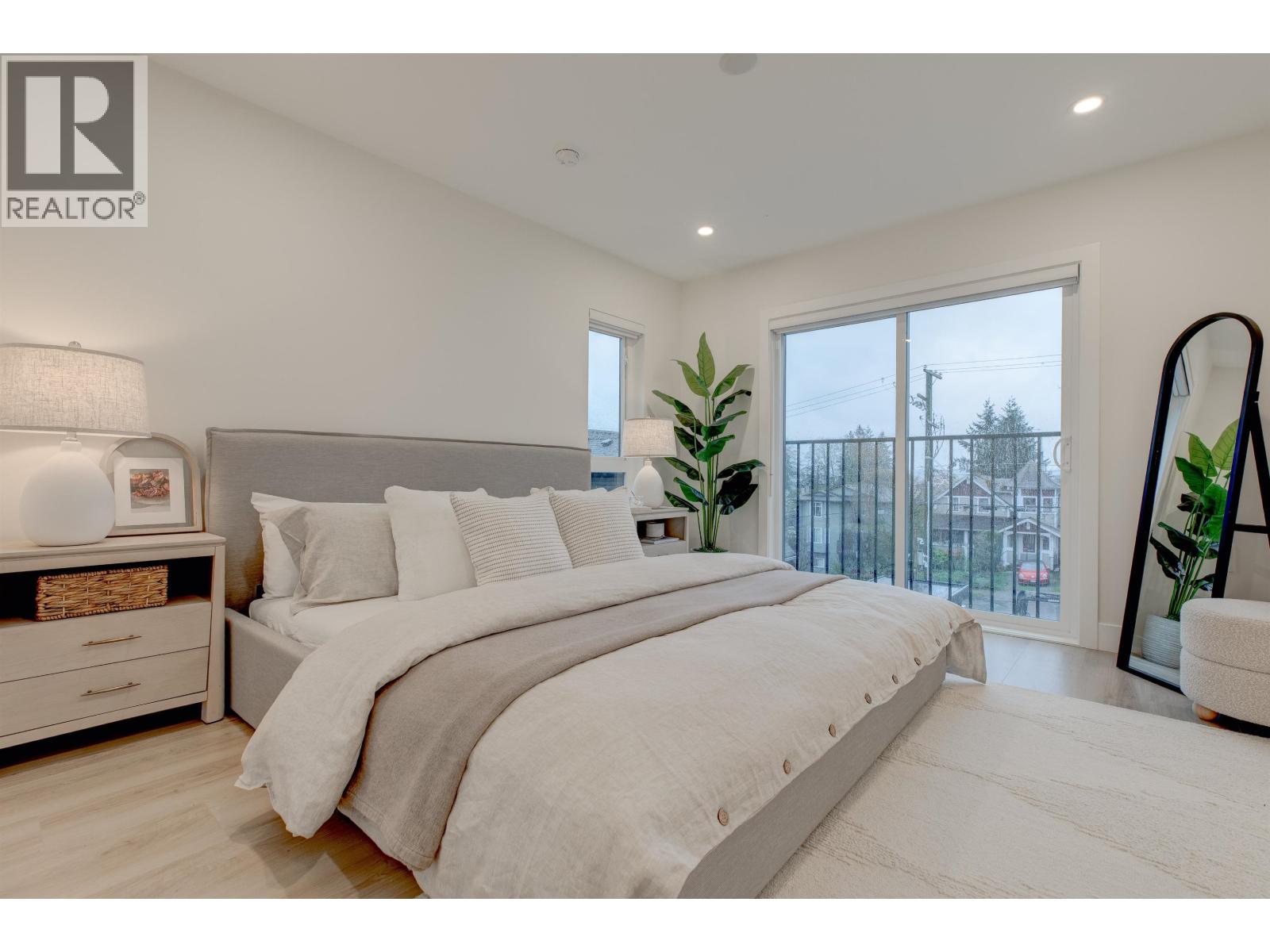 2 339 KEARY STREET, New Westminster