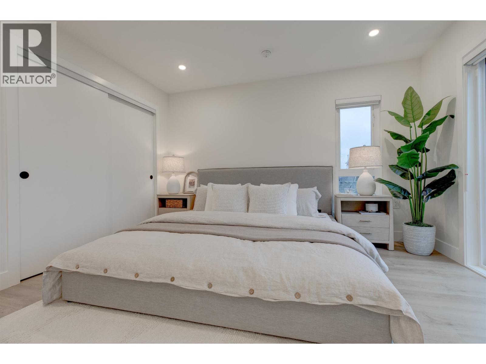 2 339 KEARY STREET, New Westminster