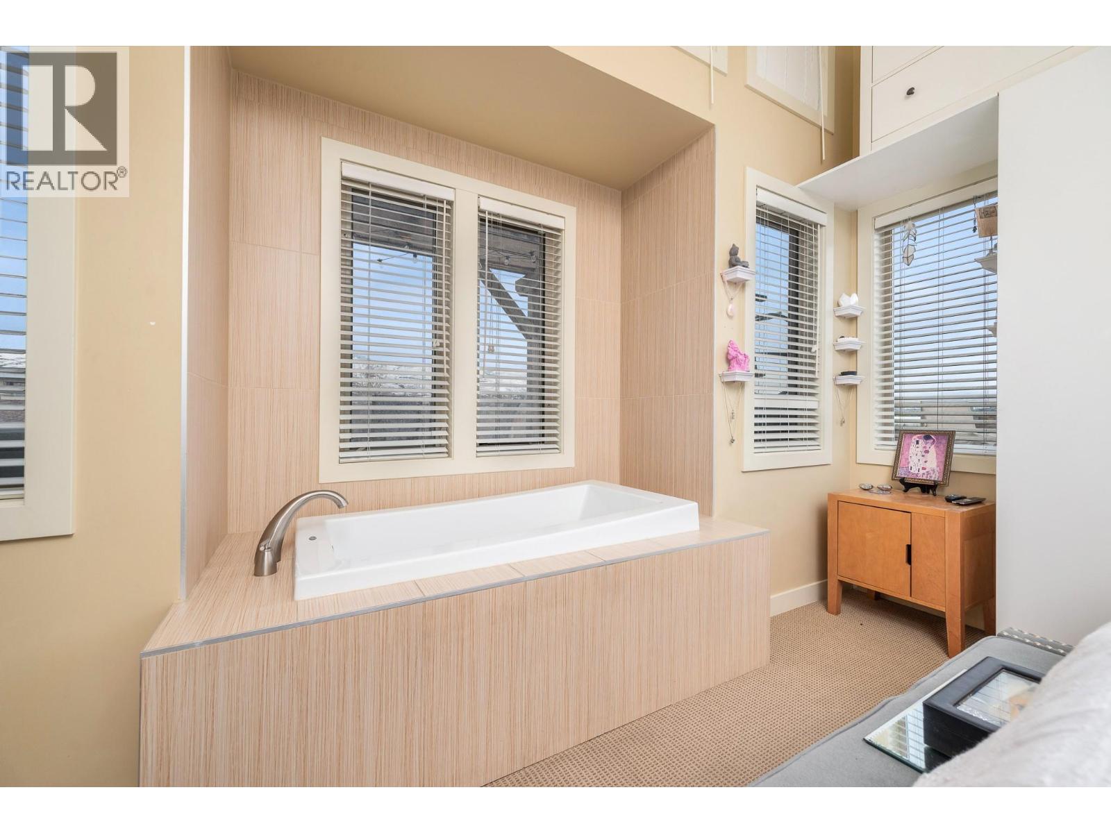 7343 Okanagan Landing Road Unit# 2405, Vernon