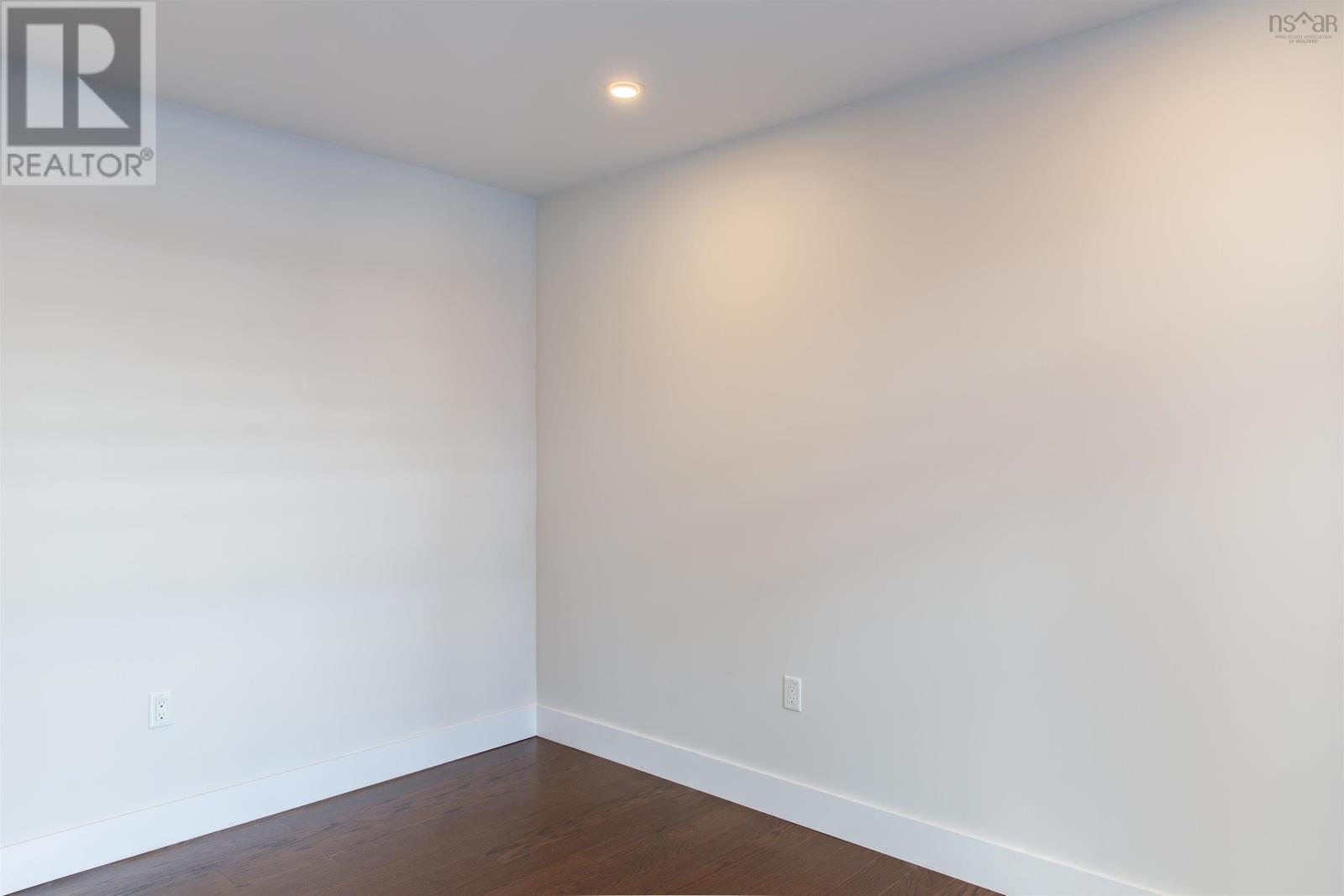 Property 14 of 32 of 302 1990 Vernon Street