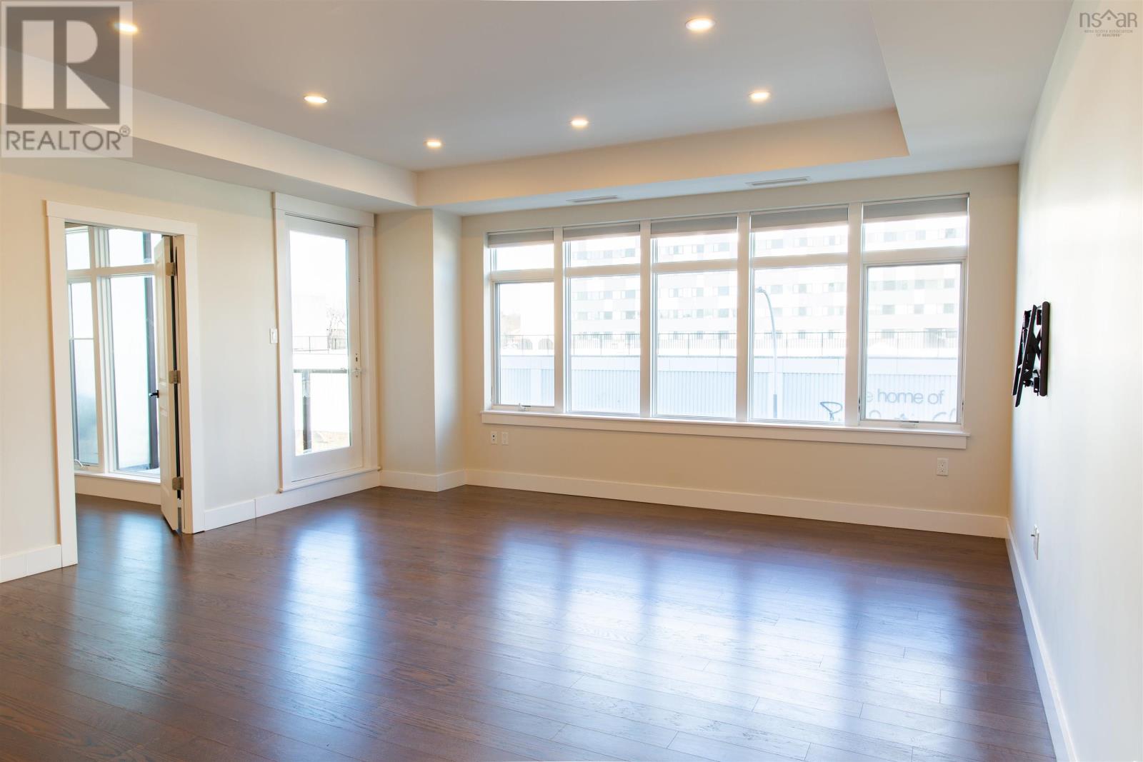 Property 6 of 32 of 302 1990 Vernon Street